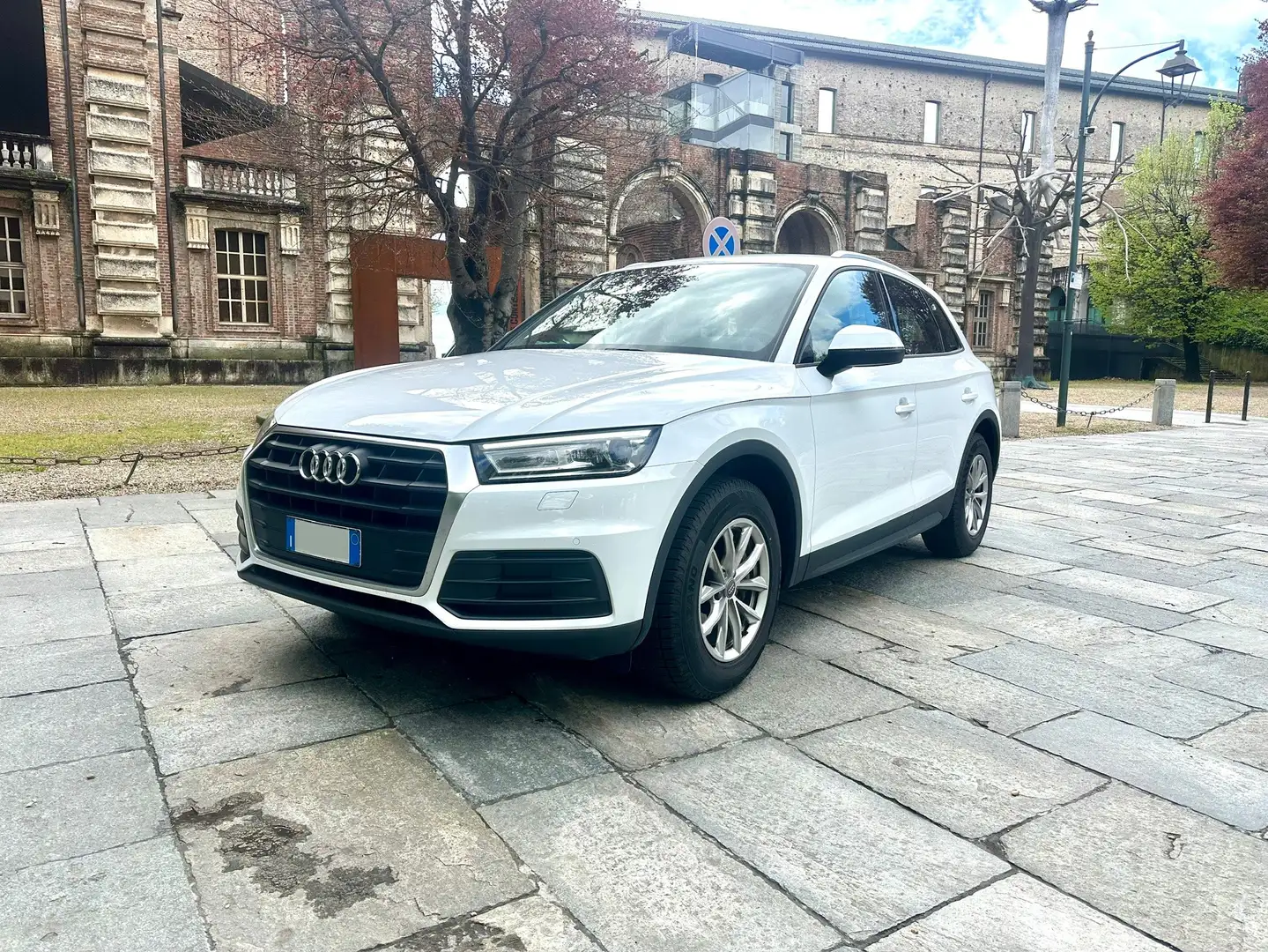 Audi Q5 Q5 30 2.0 tdi mhev Business 136cv s-tronic Bianco - 1