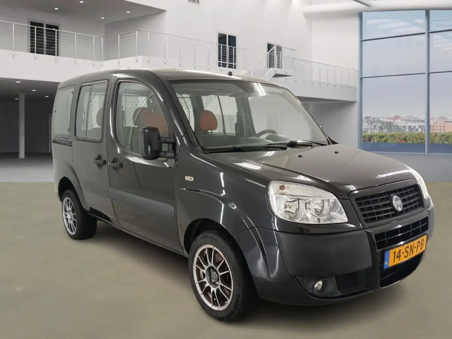 Fiat Doblo 1.4 Family Plus/ VELGEN/ SCHUIFDEUR Negro - 2