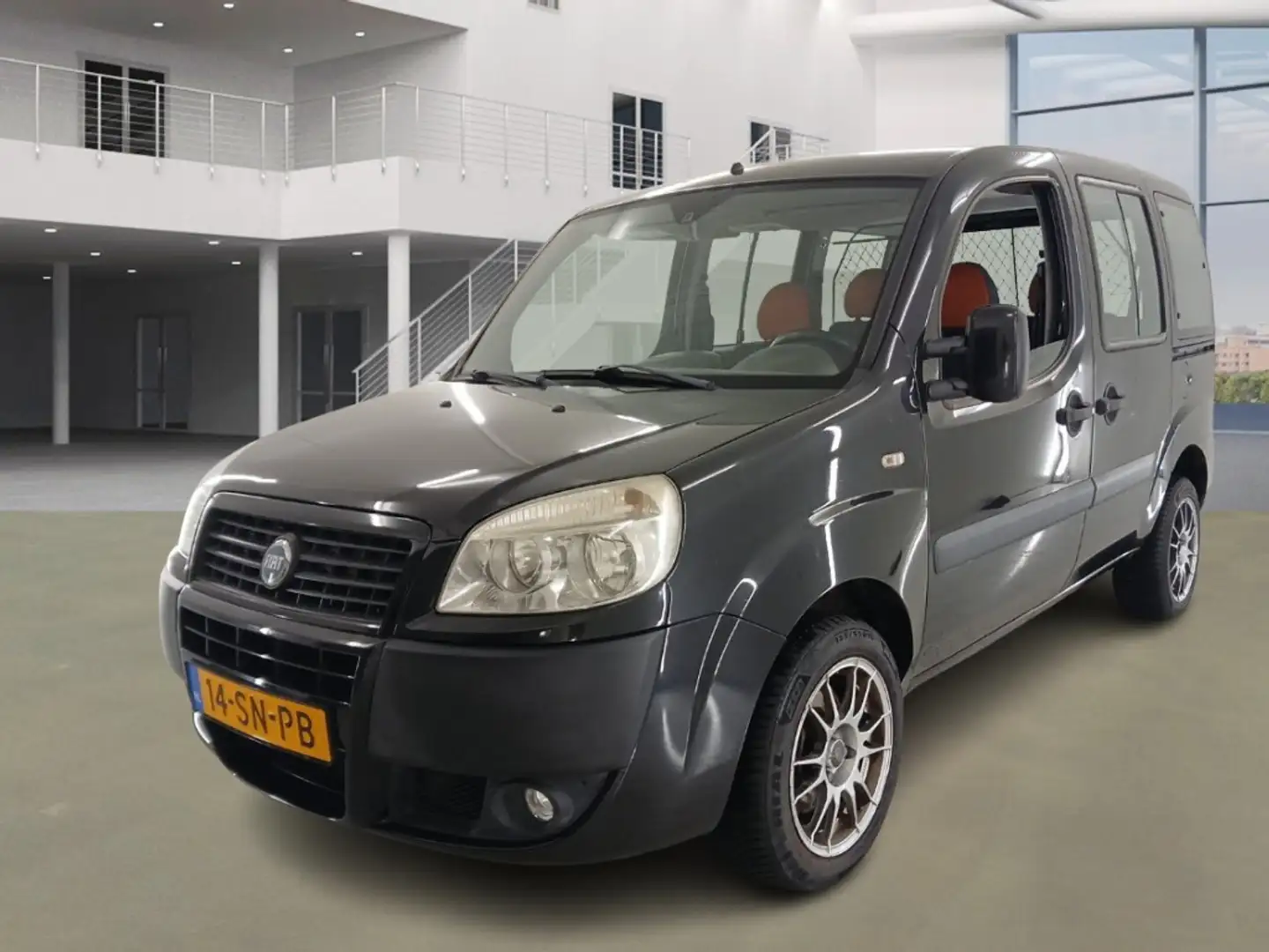 Fiat Doblo 1.4 Family Plus/ VELGEN/ SCHUIFDEUR Negro - 1