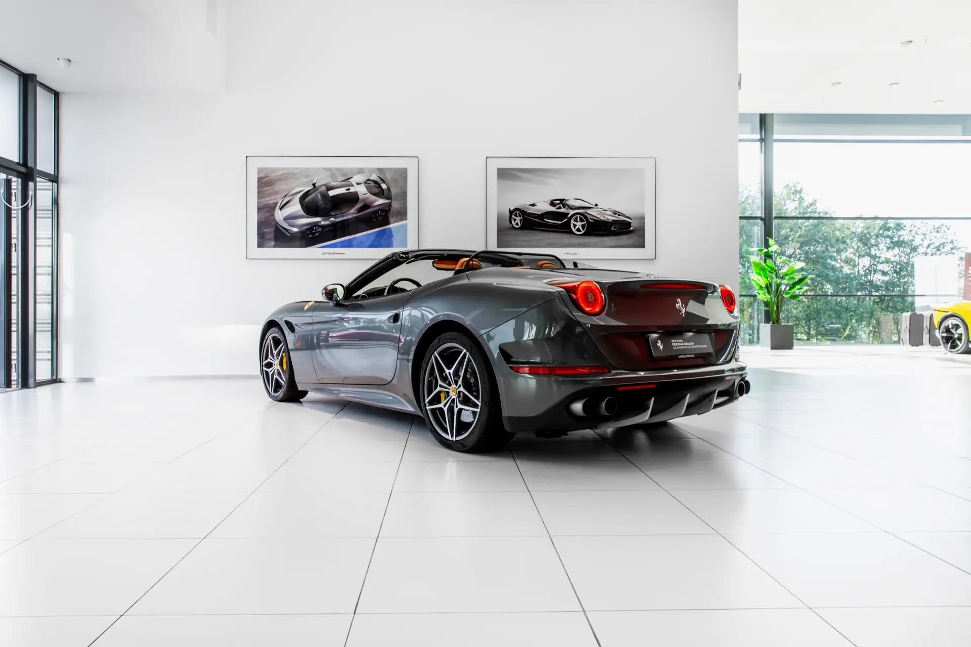 페라리 캘리포니아 3.9i V8 T 2015 블랙 사진 2