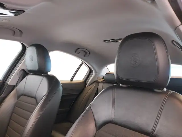 Alfa Romeo Giulia view 10