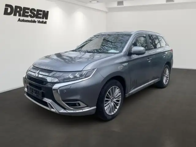 Mitsubishi Outlander Basis 2.4 MIVEC PHEV Sitzheizung+Tempomat+DAB