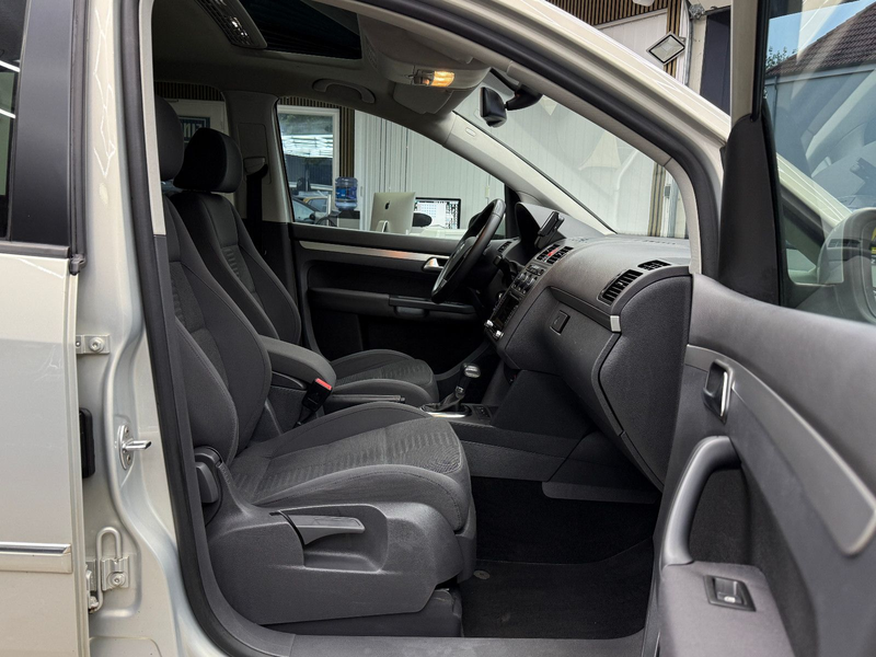 Volkswagen Touran 1.4 TSI Highline / 2.Hand Automatik Xenon — photo 15