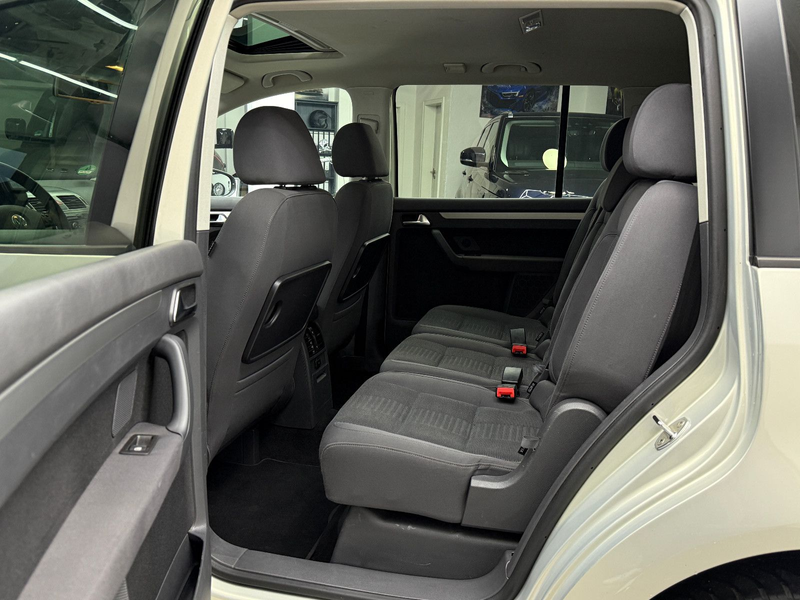 Volkswagen Touran 1.4 TSI Highline / 2.Hand Automatik Xenon — photo 12