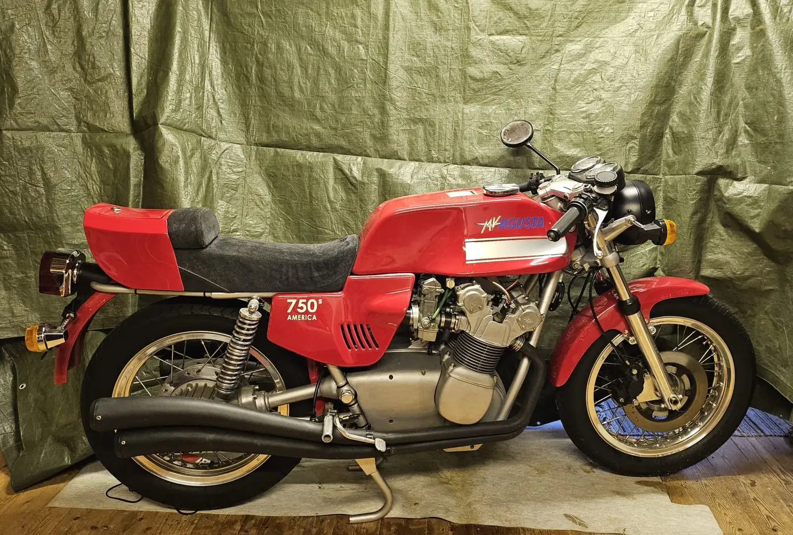 MV Agusta 750 S Roşu - 1
