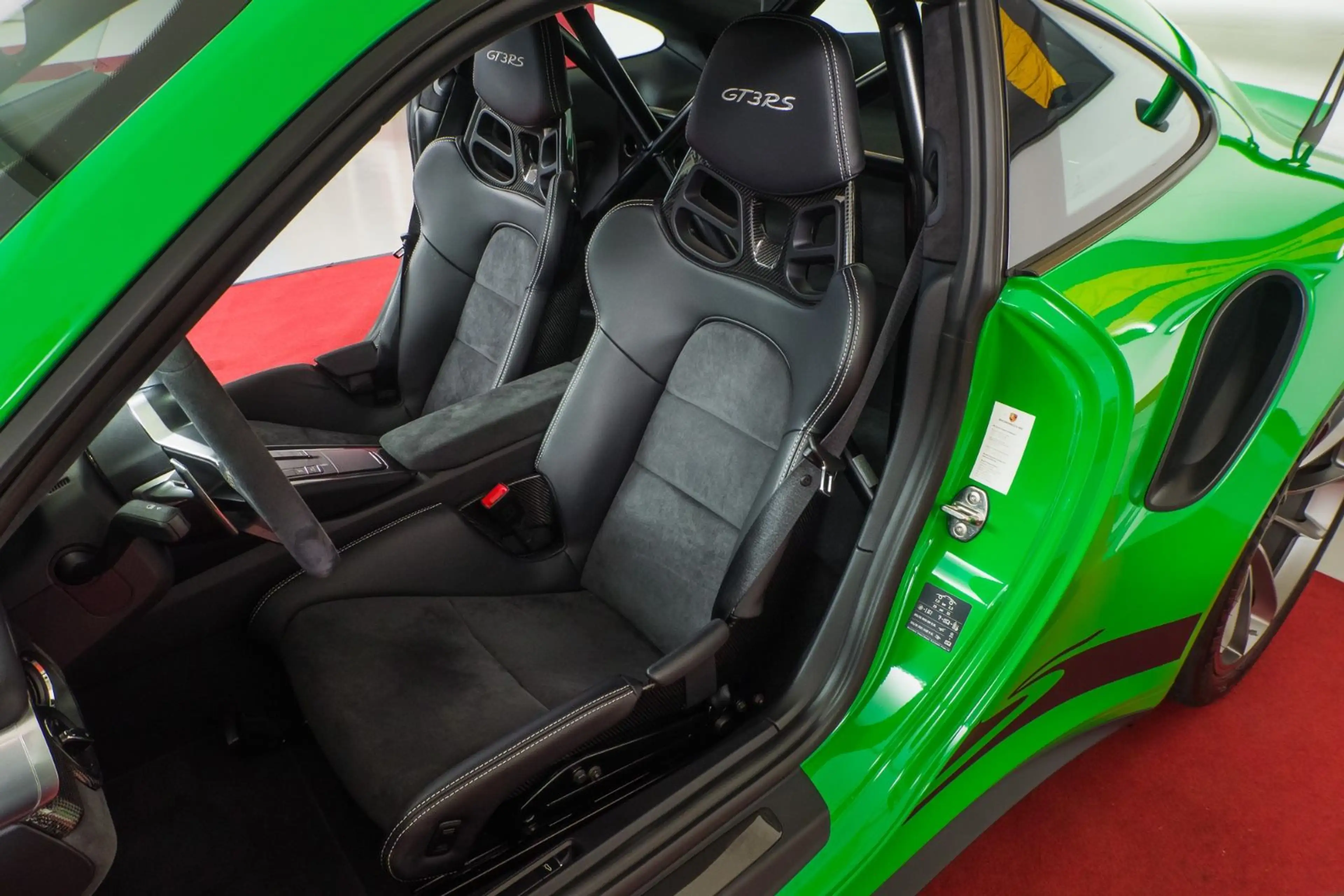 Porsche 991 GT3 RS MK1 / PTS Vipern Grün / 3.700km — photo 12