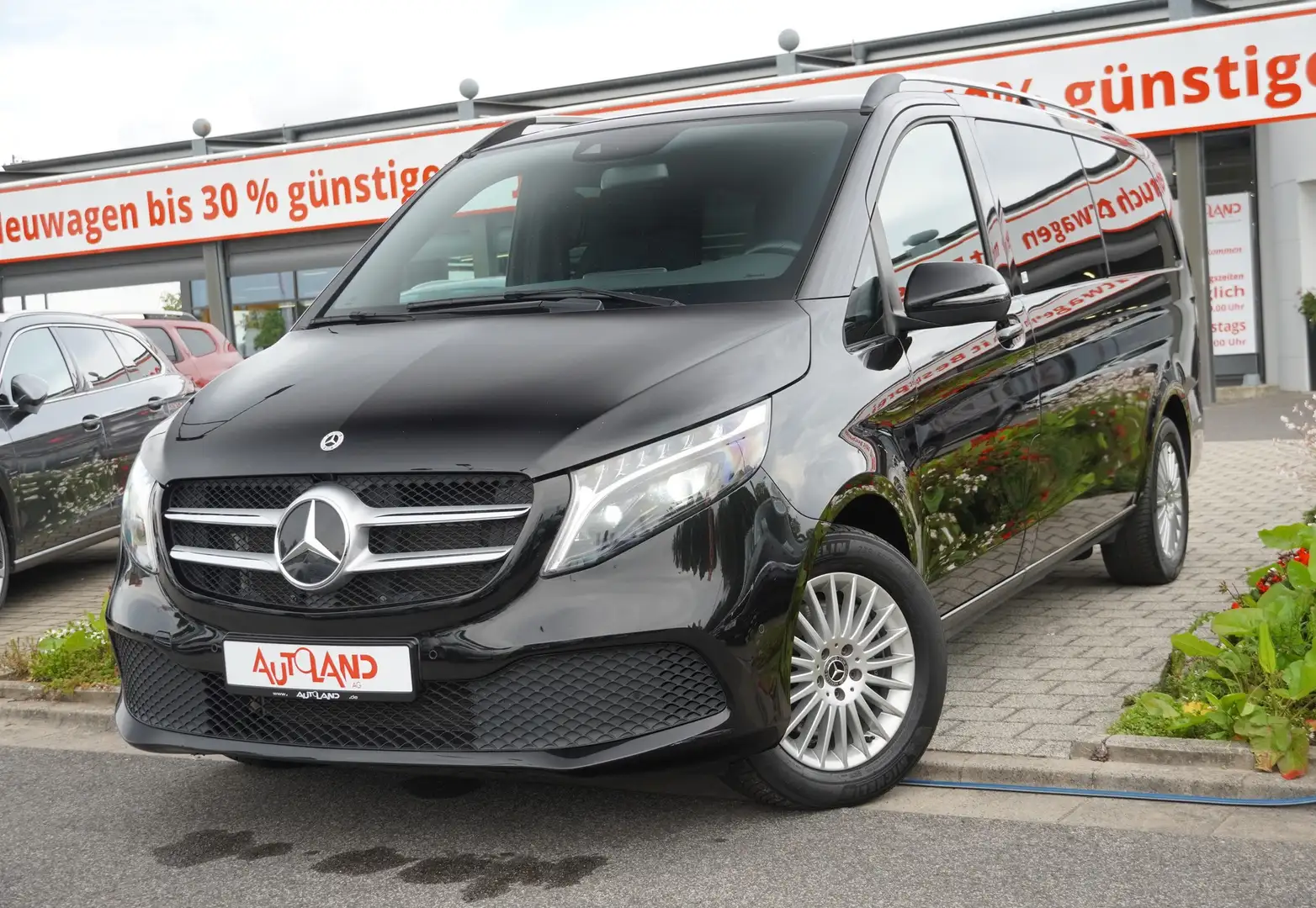 Mercedes-Benz V 300 d lang 4Matic Aut. Matrix ACC 7-Sitzer Noir - 2