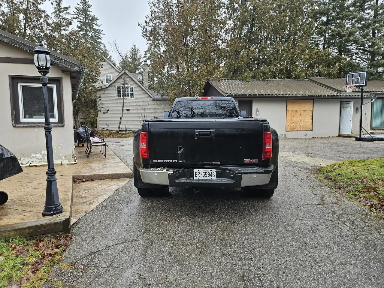 GMC Sierra 3500HD снимка GMC Sierra 3500HD