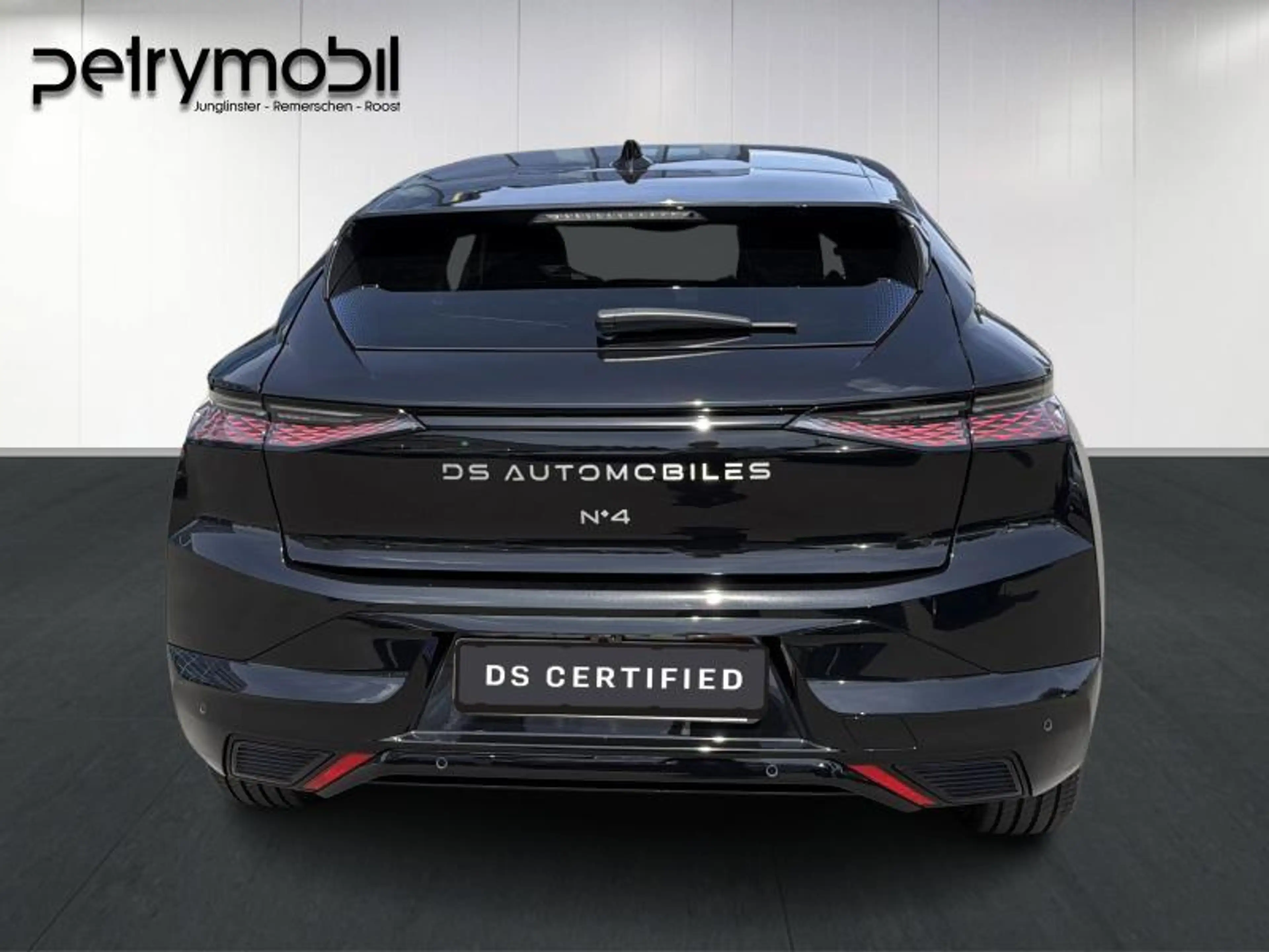 DS Automobiles N°4 N°4 ETOILE CUIR NAPPA MHEV — photo 5
