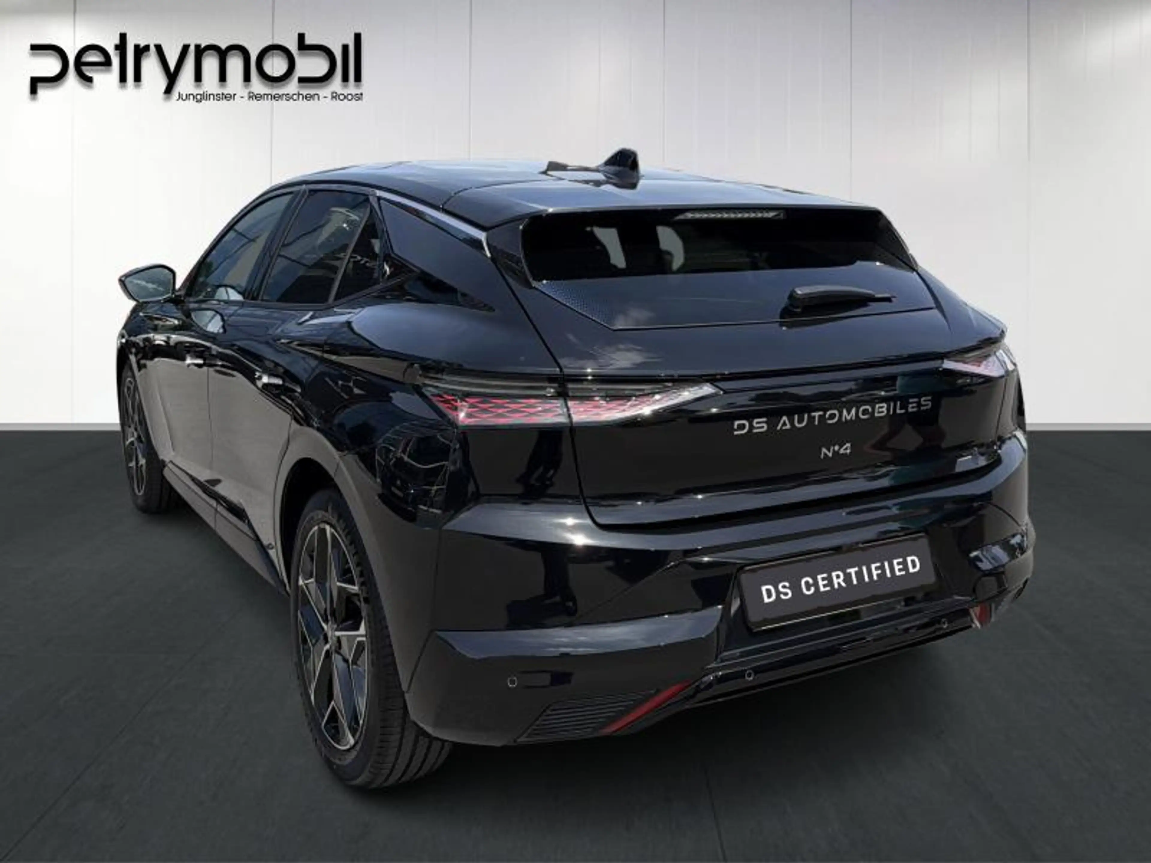 DS Automobiles N°4 N°4 ETOILE CUIR NAPPA MHEV — photo 6