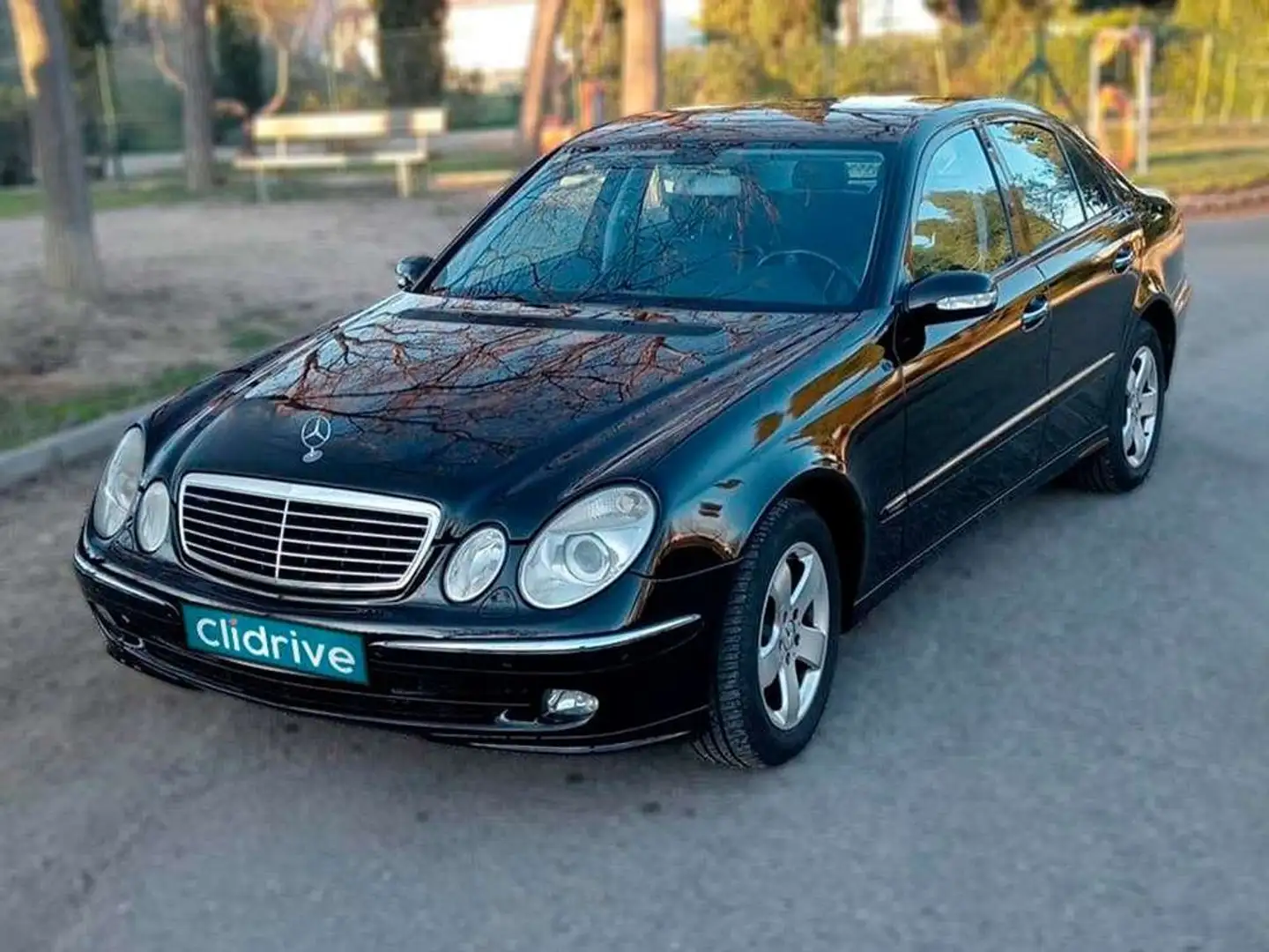 Mercedes-Benz E 430 4Matic Avantgarde Schwarz - 2