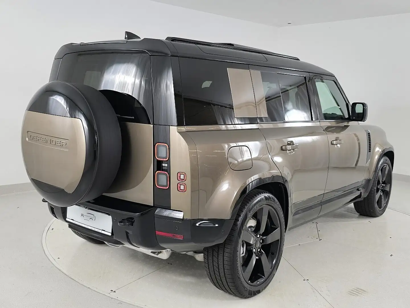 Land Rover Defender 110 P300e PHEV AWD X-Dynamic SE Aut. | Auto Sta... Braun - 2
