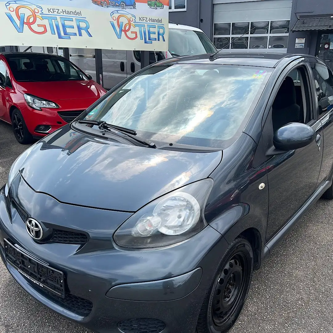Toyota Aygo Cool-Tüv neu-8-fach bereift-Klima Grijs - 1