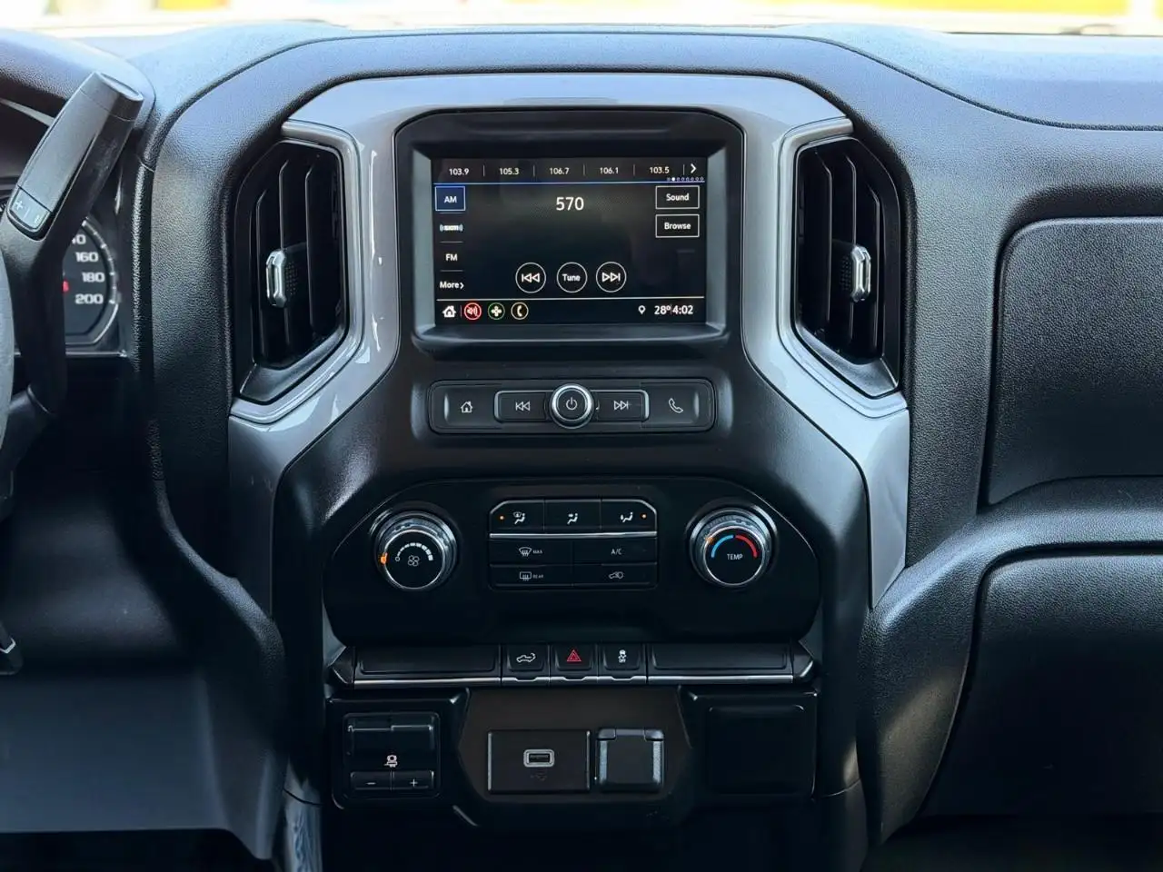 Chevrolet Silverado 1500 снимка Chevrolet Silverado 1500