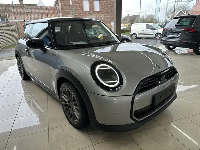 MINI Cooper C Favoured Trim | Pack S | Automaat | Camera | Apple & Android | Keyless | Stoelverwarming | Mobile Key
