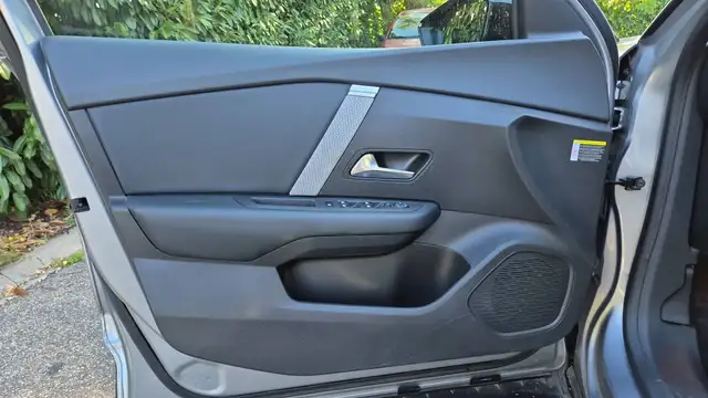 Citroen C4 view 7