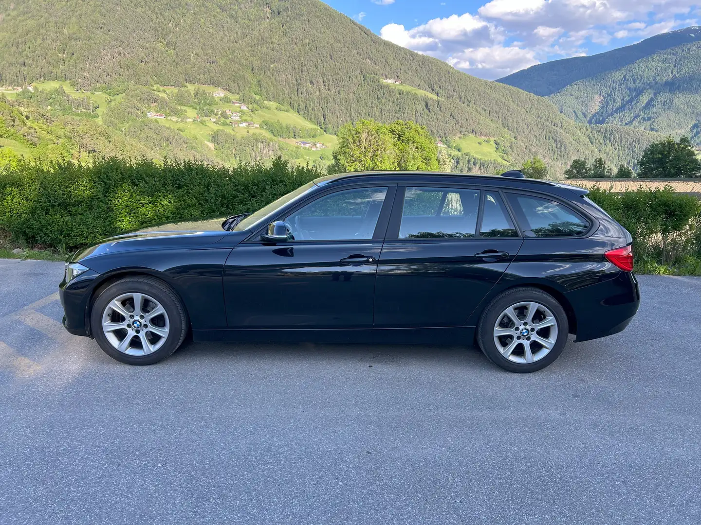 BMW 320 Serie 3 F31 Touring 320d xdrive manuale Zwart - 1