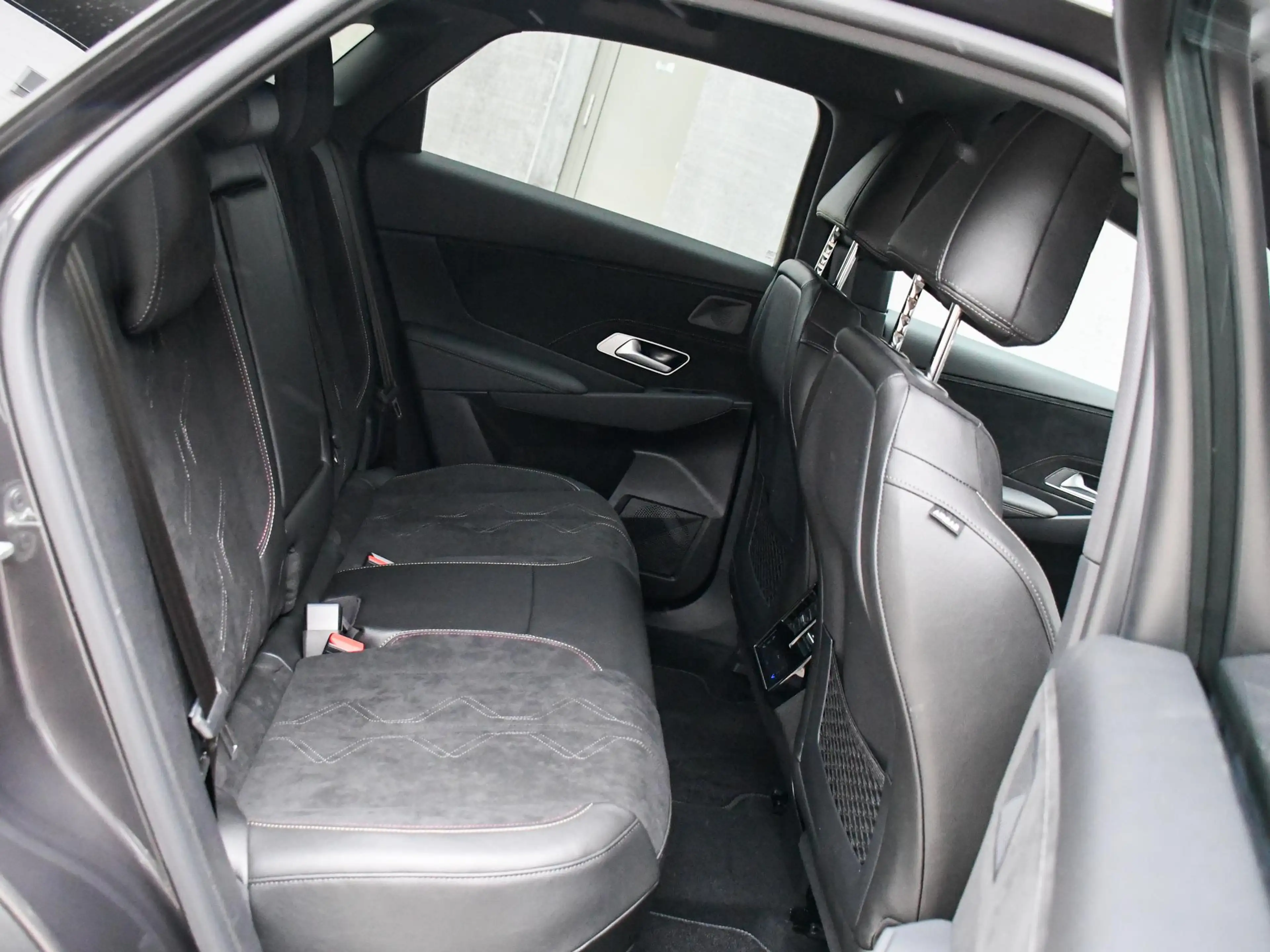 DS Automobiles DS 7 Ligne Business 1.6 PHEV 225pk Automaat DODE HOEK | — photo 14
