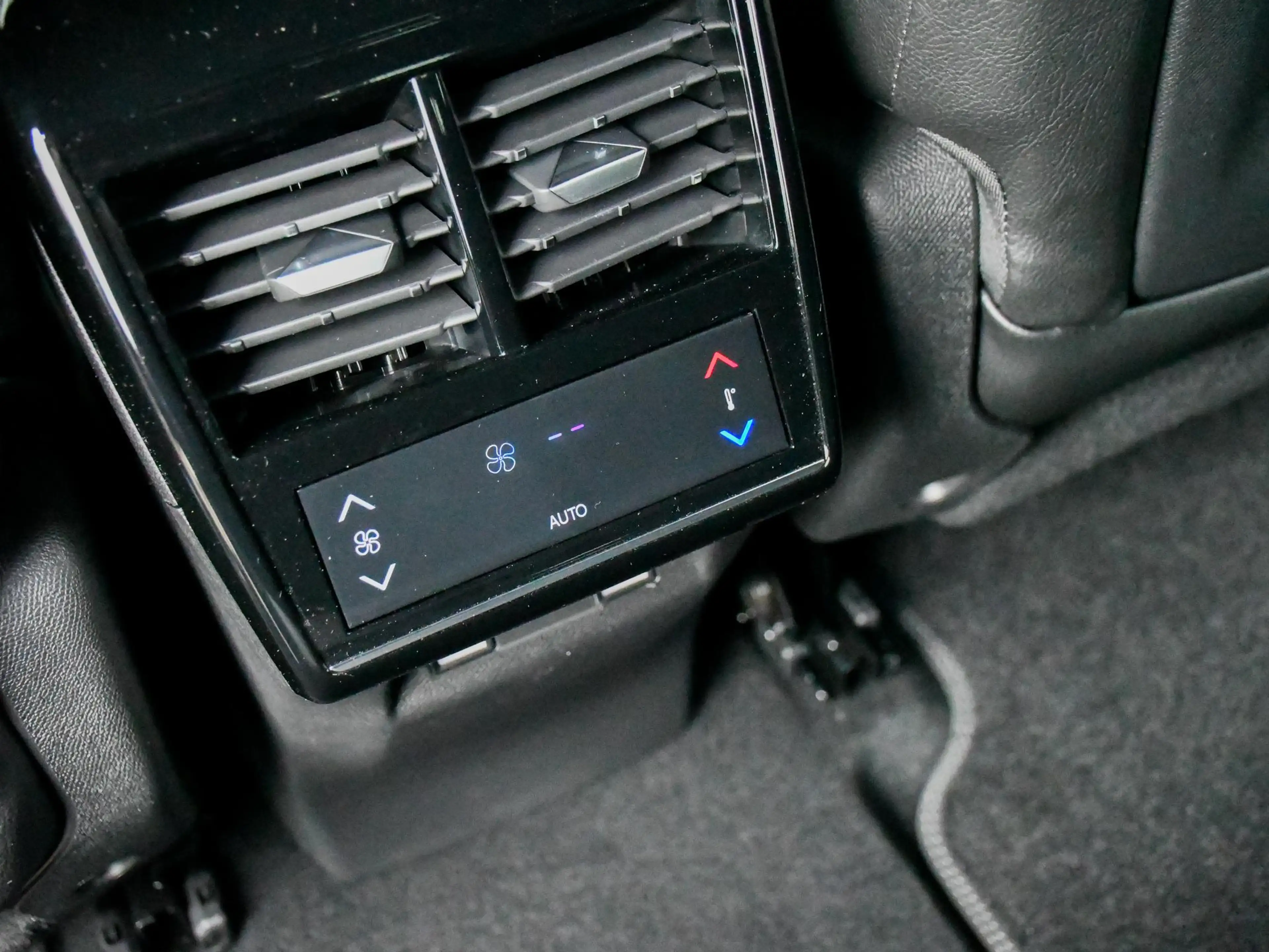 DS Automobiles DS 7 Ligne Business 1.6 PHEV 225pk Automaat DODE HOEK | — photo 15