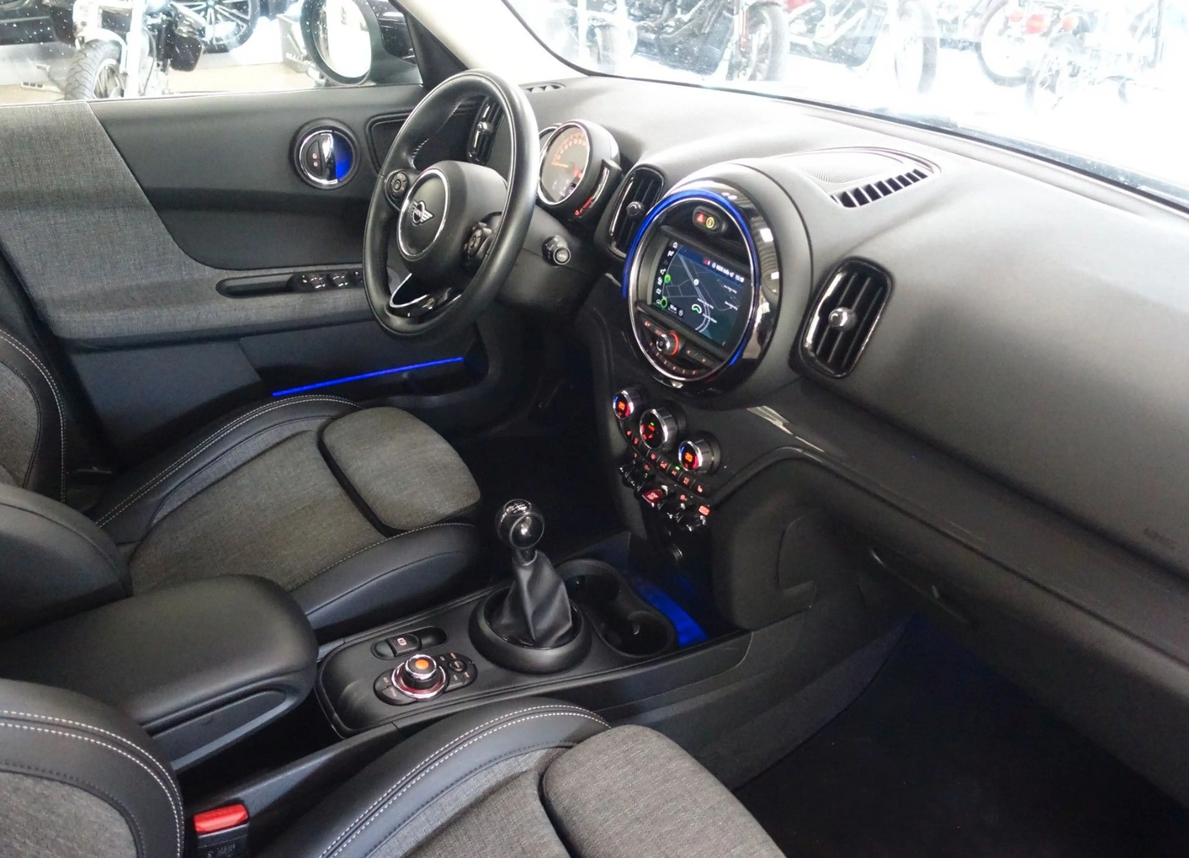 MINI Cooper Countryman ; Chili NAV LED KAM SHZ — photo 14