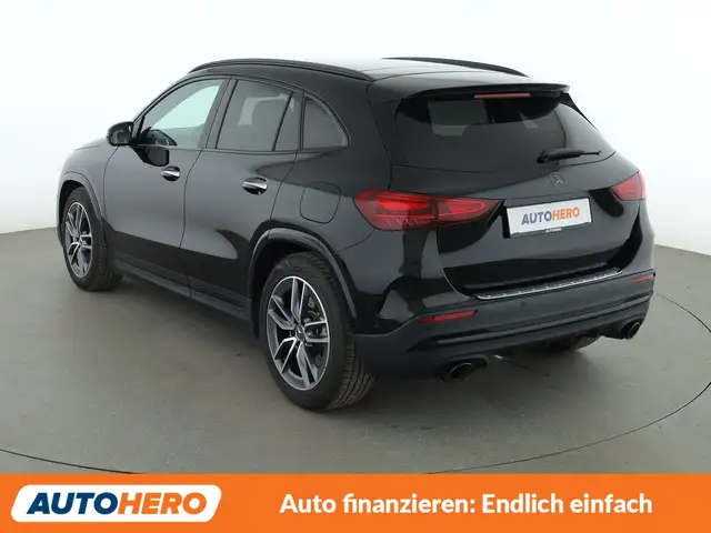 Mercedes-Benz GLA view 4