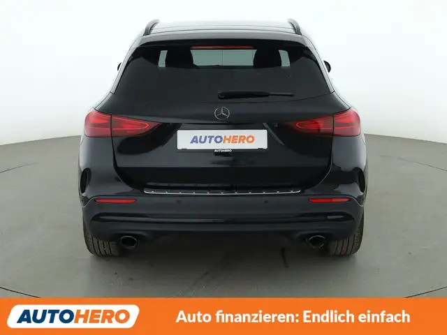 Mercedes-Benz GLA view 5