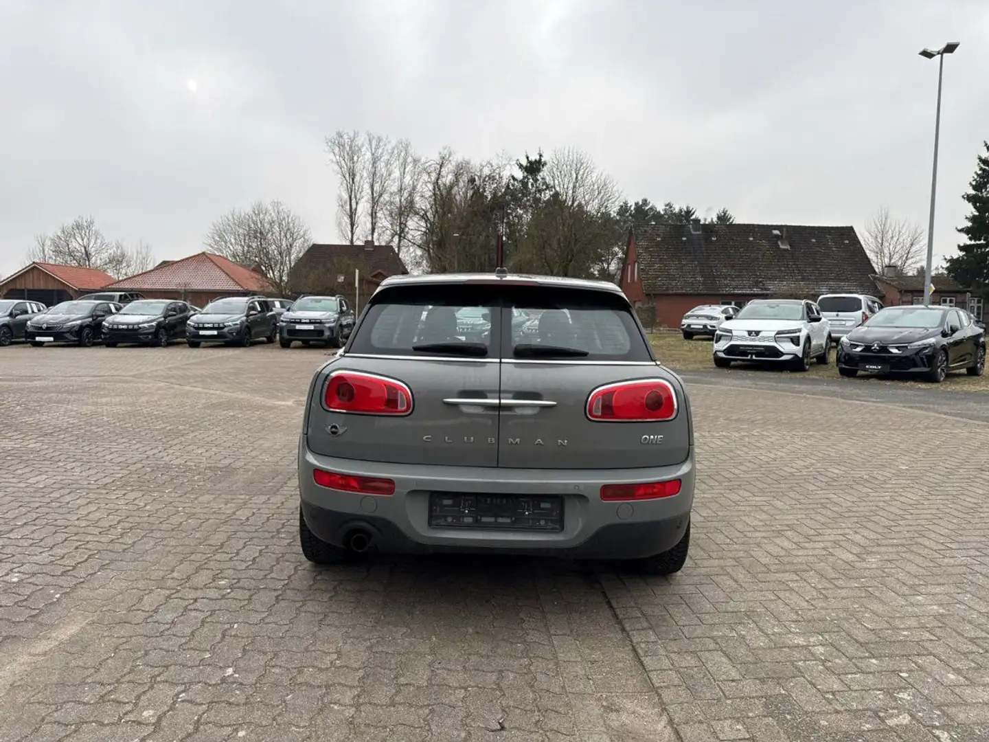 MINI One Clubman One*HU/AU*SERVICE*EURO6*KLIMA*PDC*SHZ*BT Grau - 2