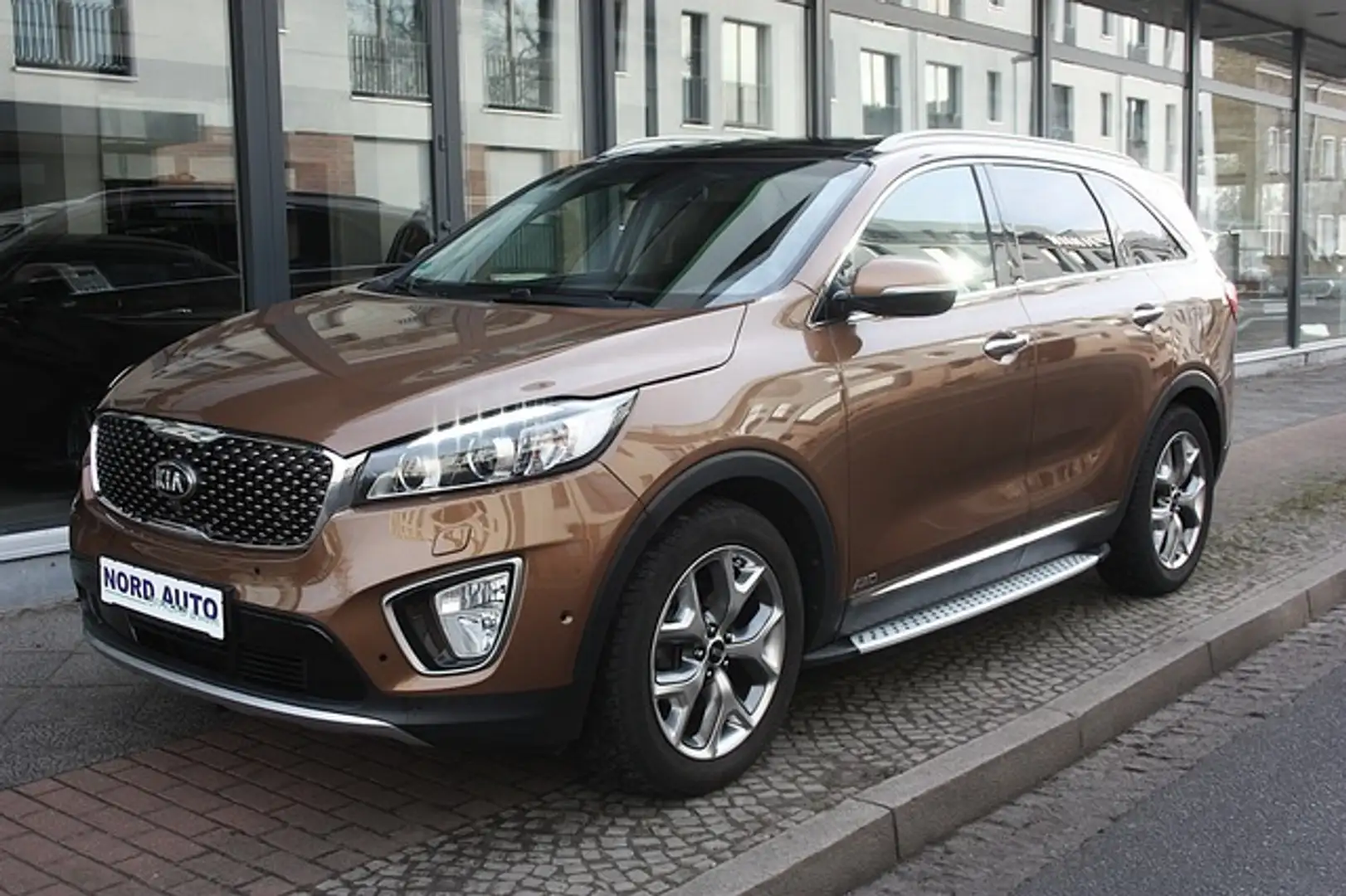 Kia Sorento 2.2 PLATINUM 4x4 Leder/Navi/Kam/Pano Bruin - 2