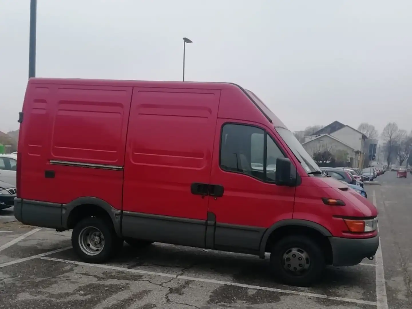 Iveco Daily Rosso - 2