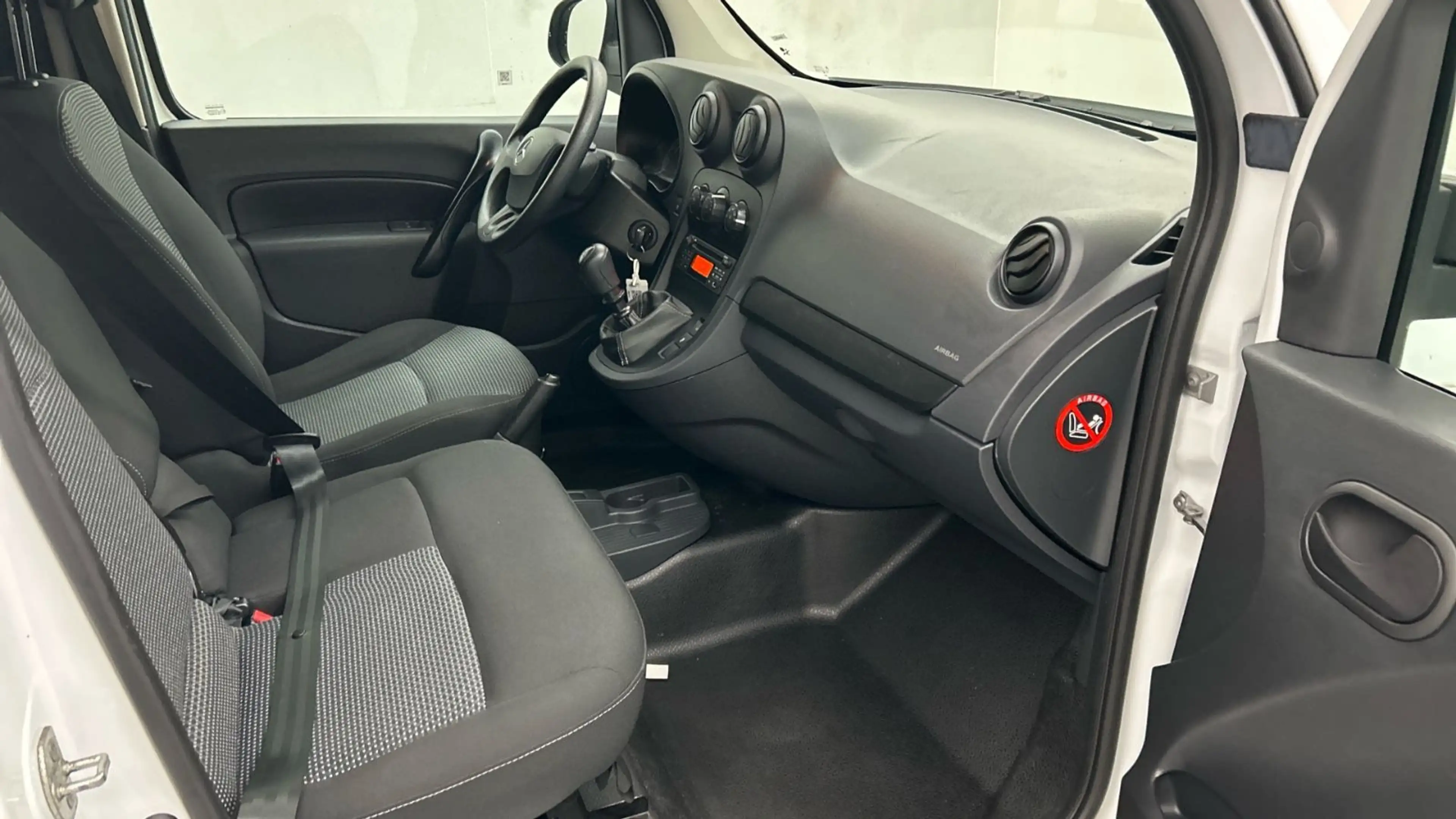 Mercedes-Benz Citan CITAN KASTEN 109 CDI LANG KLIMA/TEMPOMAT/3-SITZE — photo 3