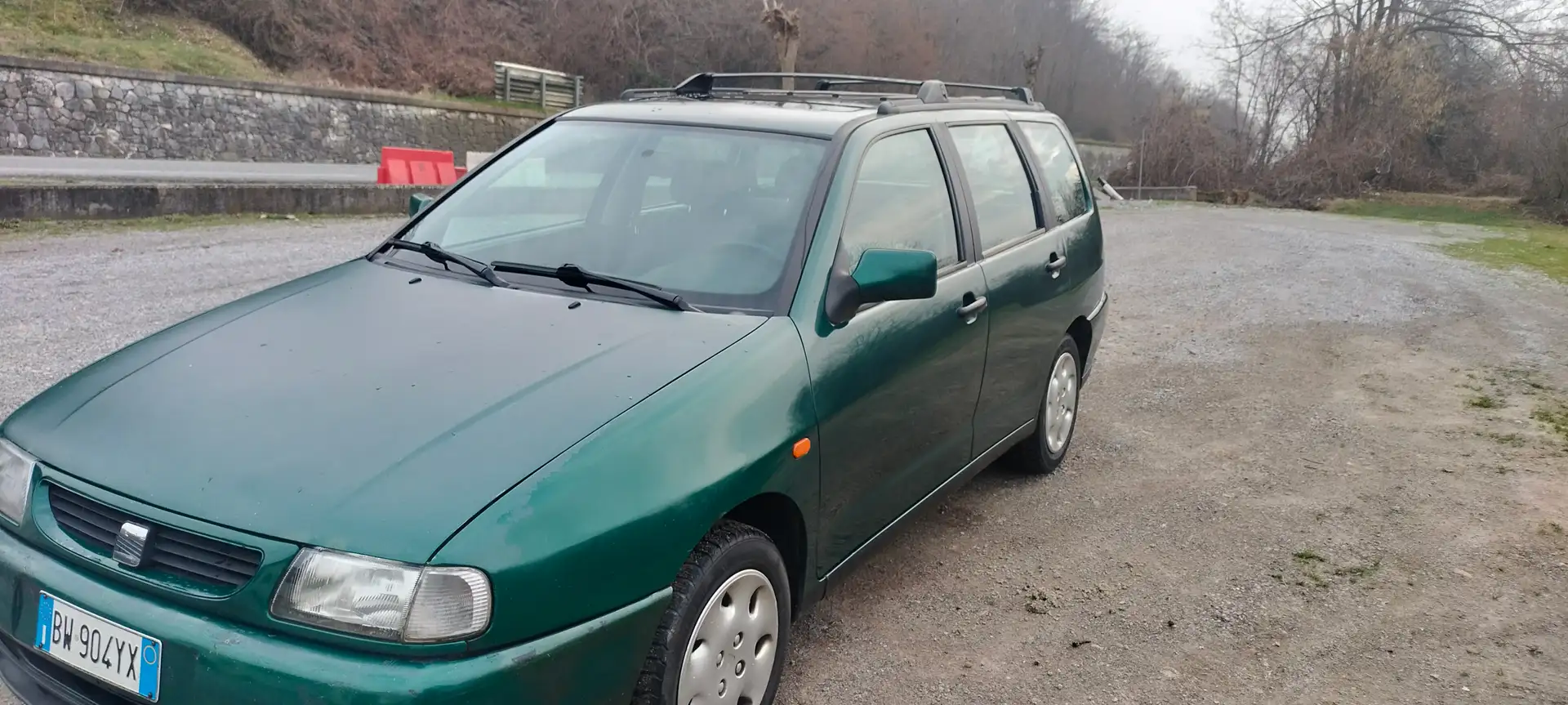 SEAT Cordoba Cordoba Vario 1.9 tdi Signo 90cv Grün - 1