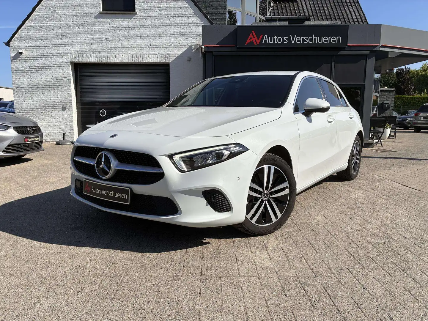 Mercedes-Benz A 250 e Business Solution **Ambient Widescreen Tr... Blanc - 2