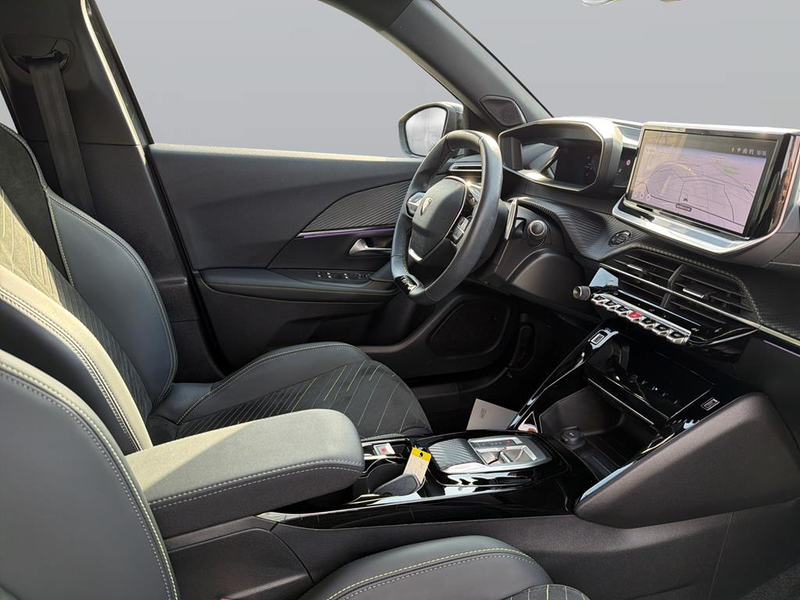 Peugeot 2008 Neuer 2008 GT PureTech 130 EAT8 — photo 10