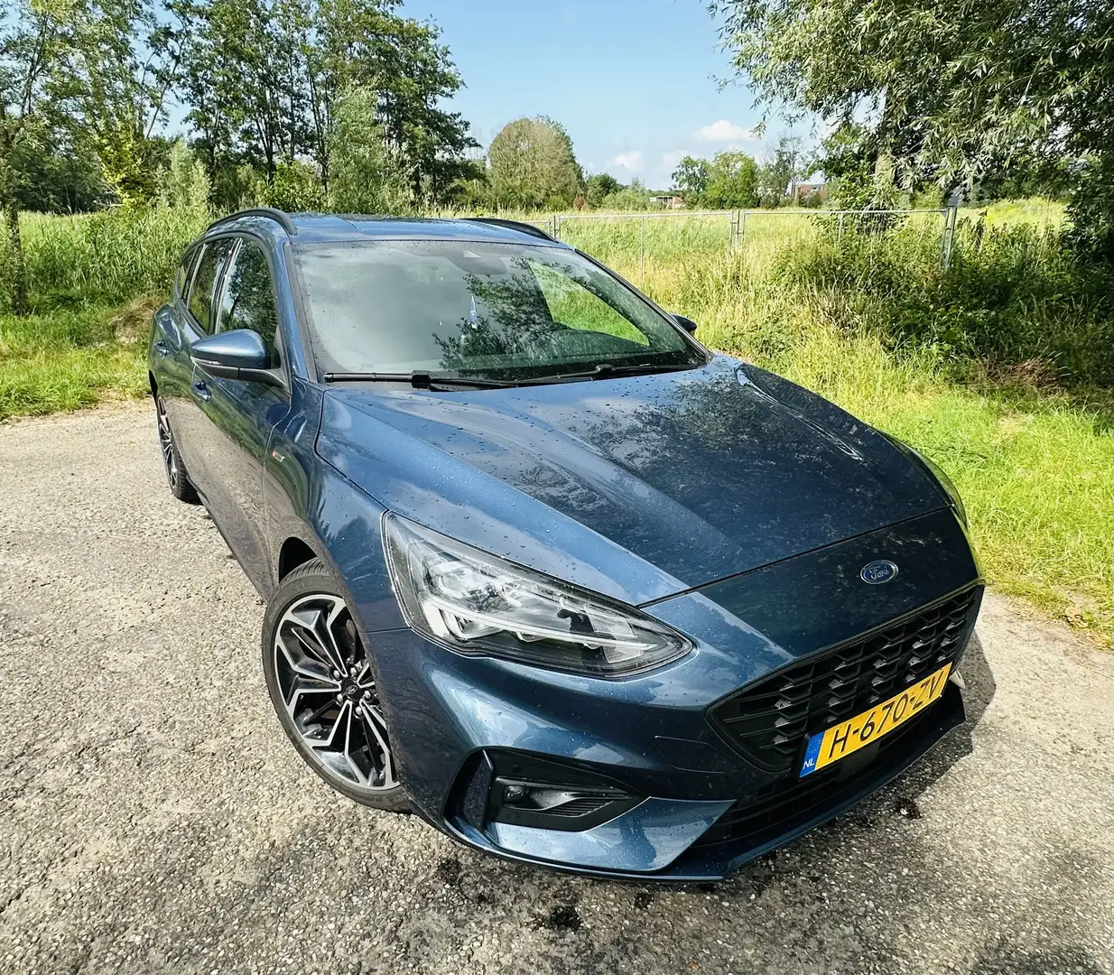Ford Focus Turnier 1.5 EcoBoost Start-Stopp-System Aut. ST-LI - 1