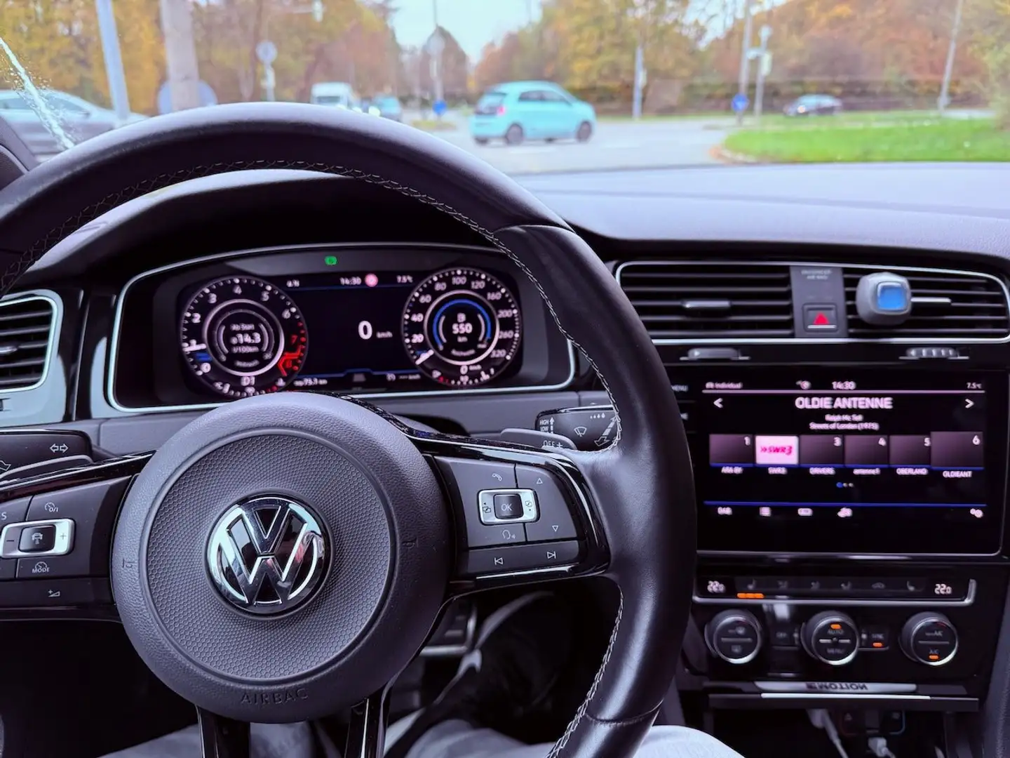 Volkswagen Golf Golf R 4Motion AKRA / ACC / ohne OPF / Perf. Silber - 2