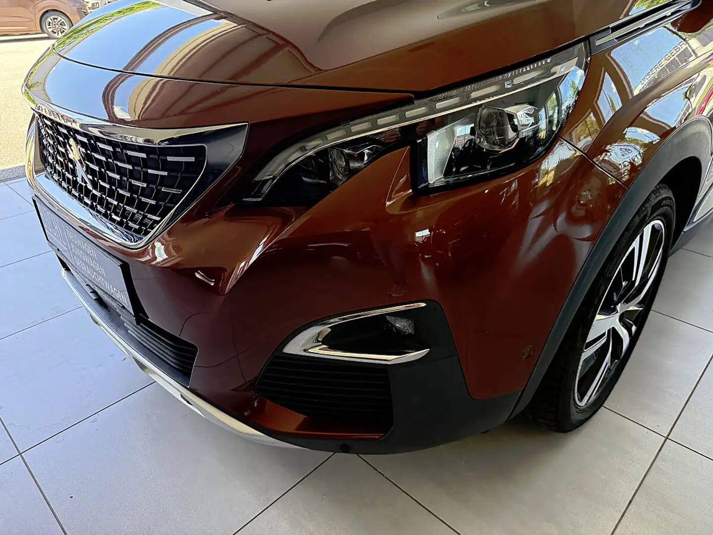 Peugeot 3008 1,2 PureTech 130 S&S EAT6 Allure Braun - 2