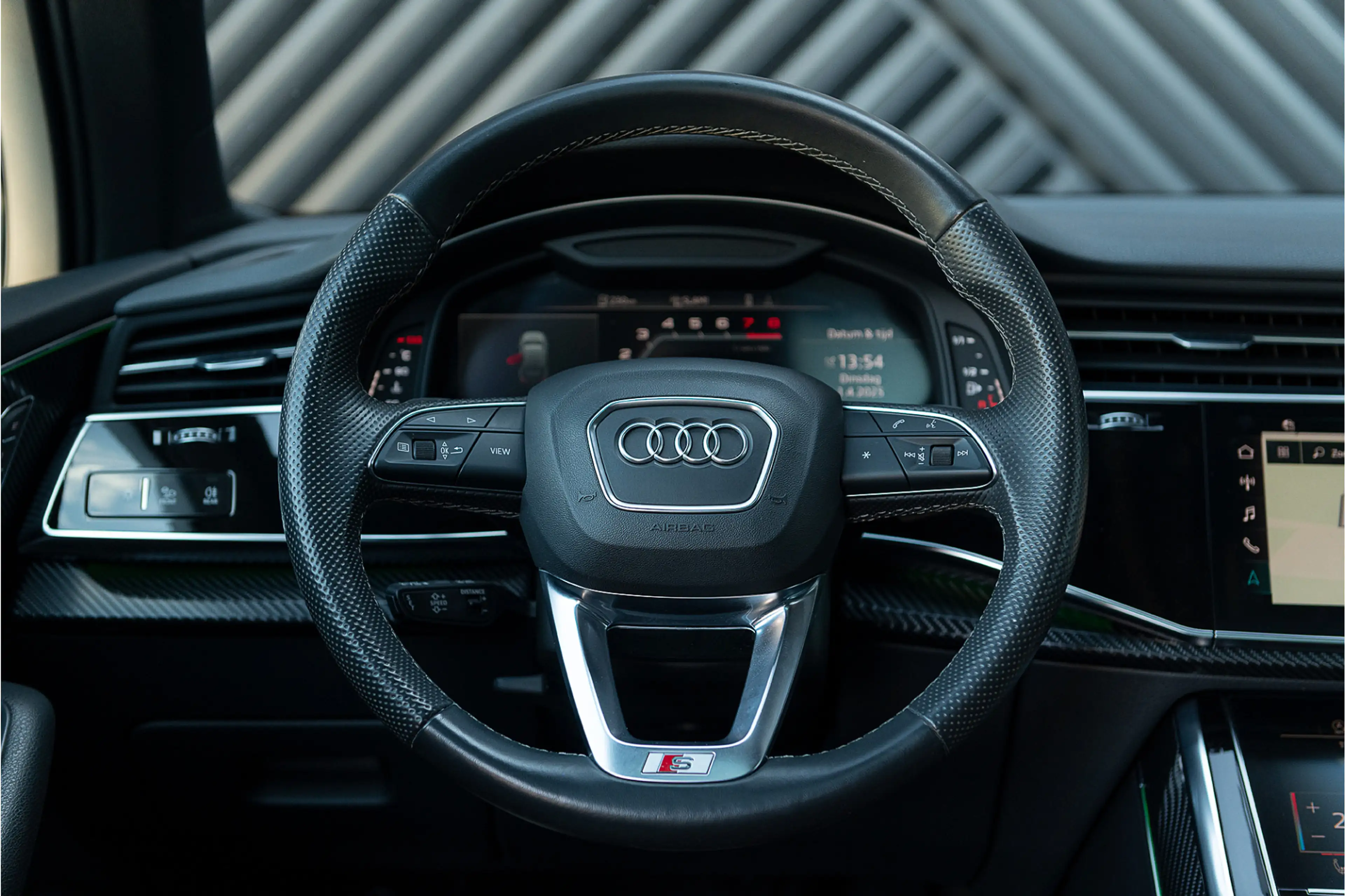 Audi SQ7 4.0 TFSI SQ7 quattro ACC Matrix Laser Ambient Pano — photo 39