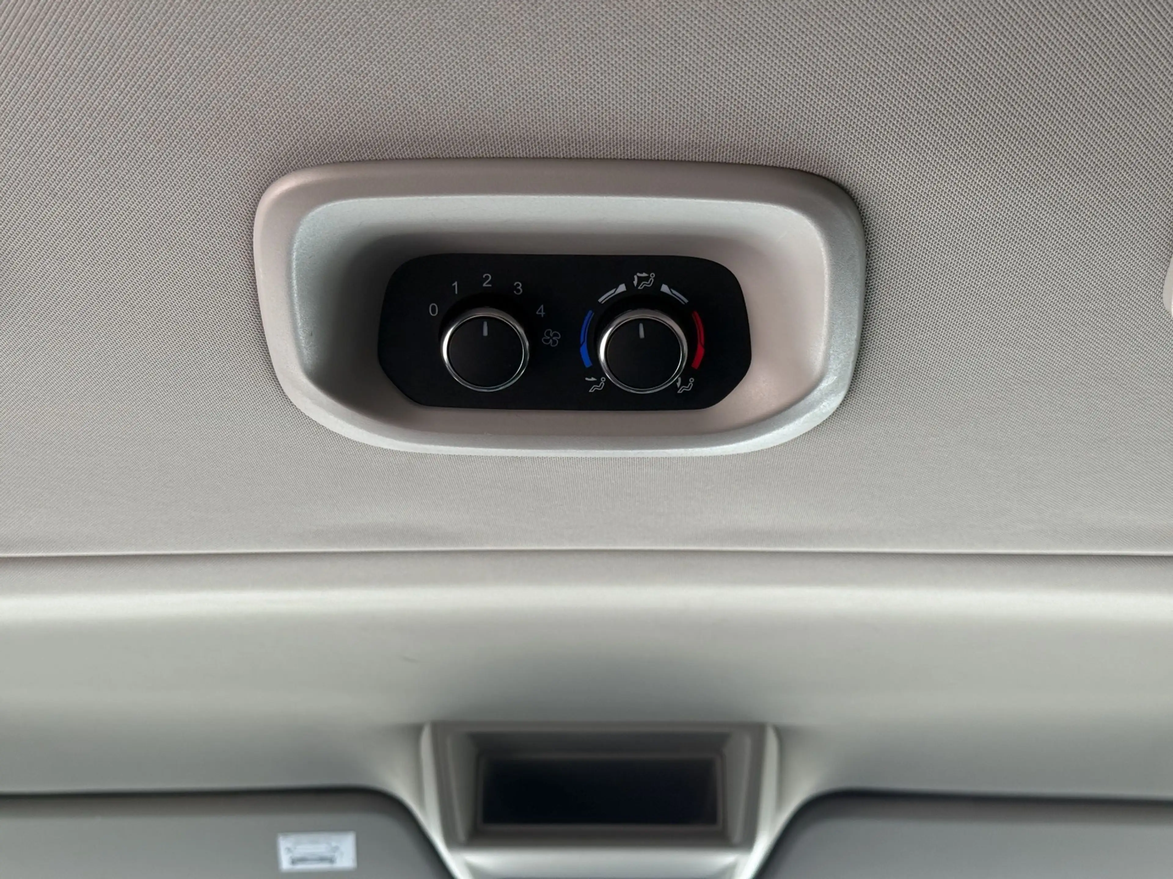 Ford Tourneo Custom 2.0 TDCi Mild-Hybrid 320 L1 Active Bi-Xenon/AHK/S — photo 34