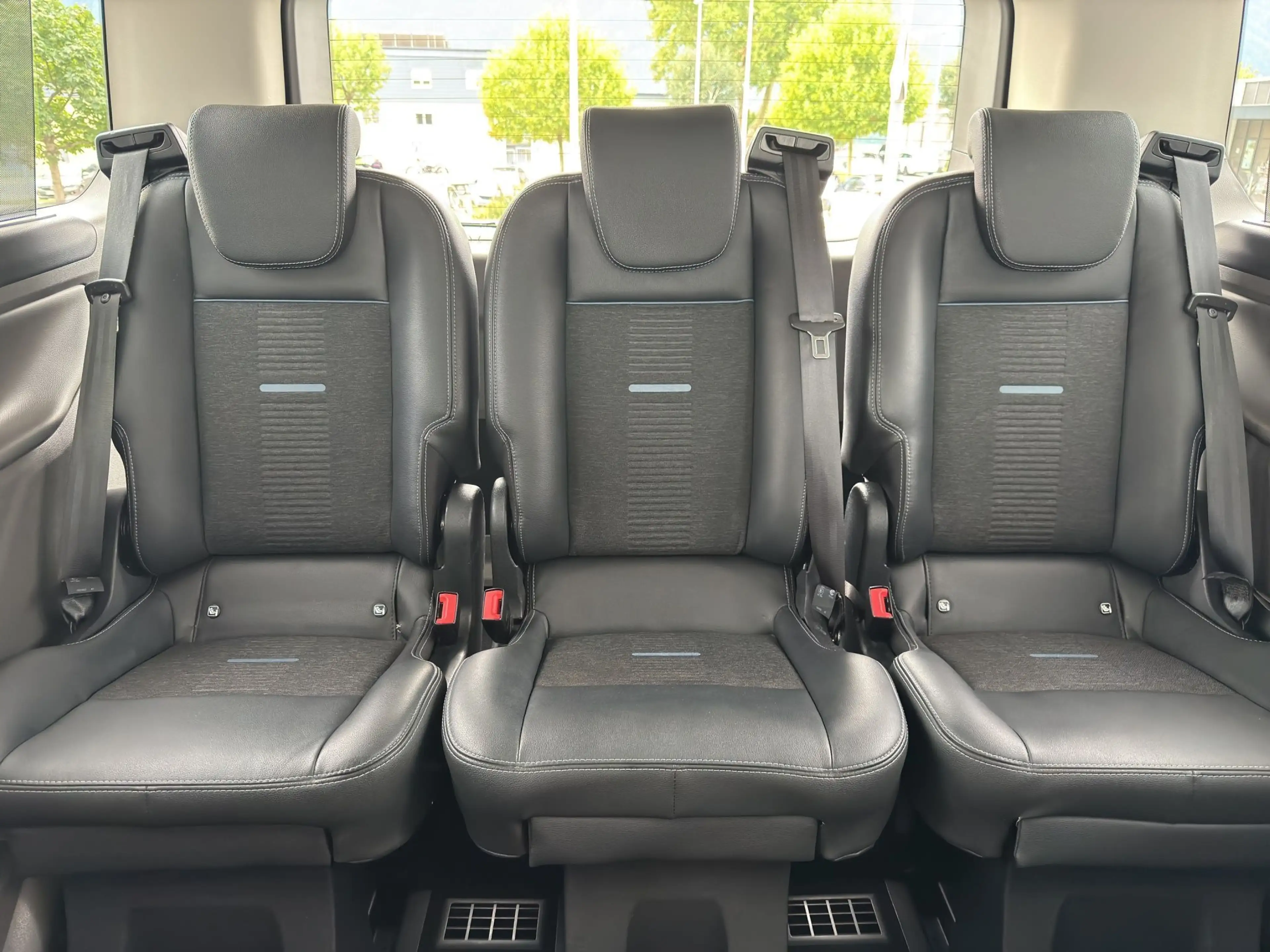 Ford Tourneo Custom 2.0 TDCi Mild-Hybrid 320 L1 Active Bi-Xenon/AHK/S — photo 35