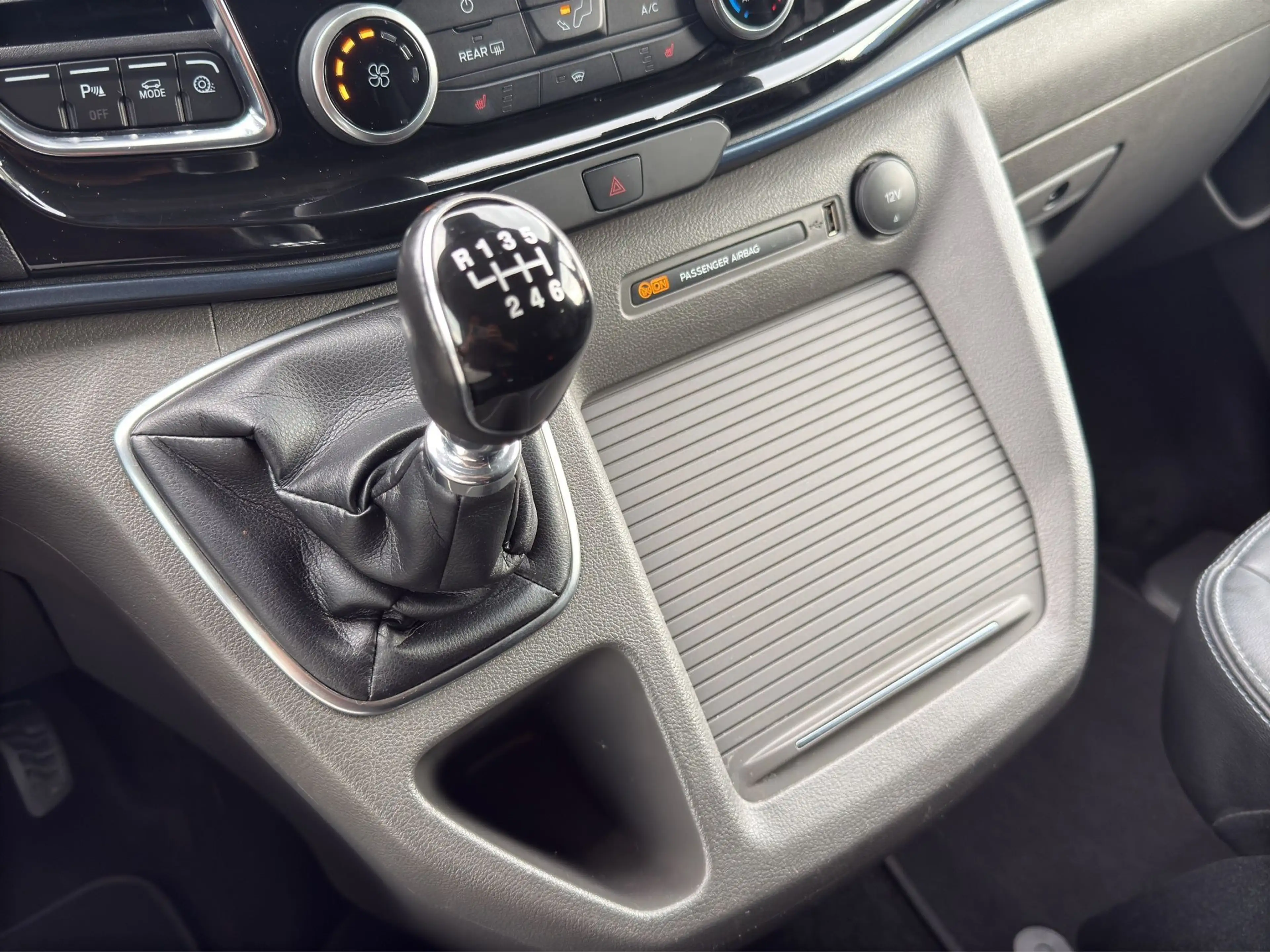 Ford Tourneo Custom 2.0 TDCi Mild-Hybrid 320 L1 Active Bi-Xenon/AHK/S — photo 25