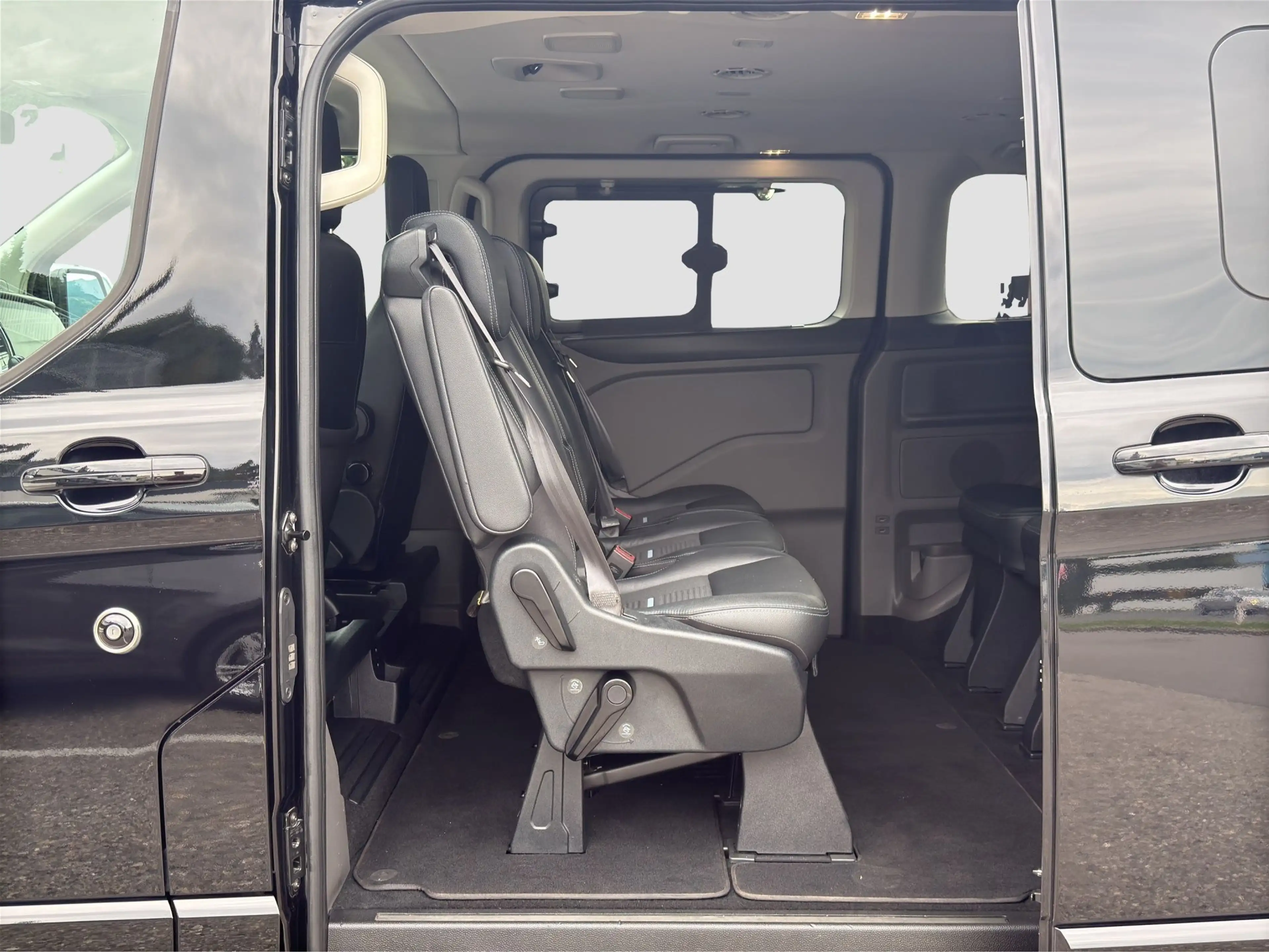Ford Tourneo Custom 2.0 TDCi Mild-Hybrid 320 L1 Active Bi-Xenon/AHK/S — photo 12