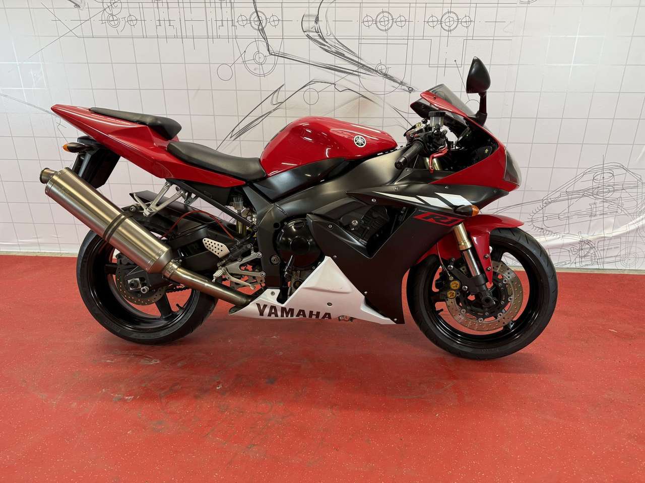 Yamaha YZF-R1 YAMAHA R1 - YM 2004