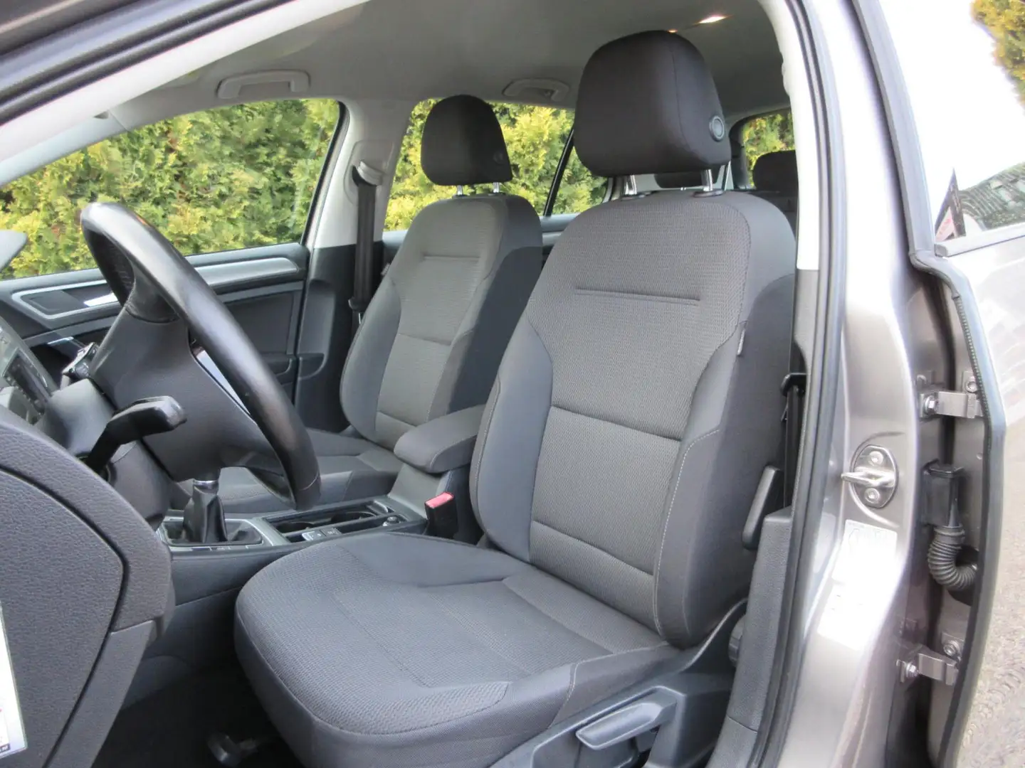 Volkswagen Golf 1.0 TSI Comfortline*Navi*Cruise*Pdc* Grijs - 2
