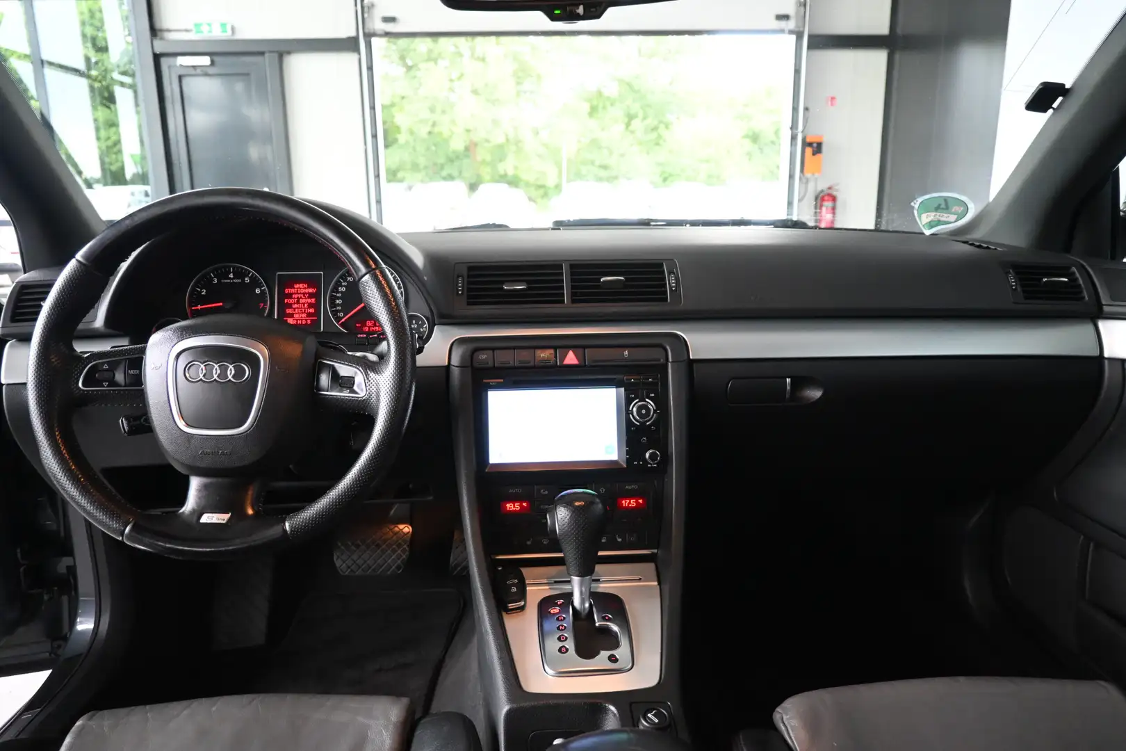 Audi A4 Limousine 2.0 TFSI Pro Line Automaat Cima Cruise C Grijs - 2