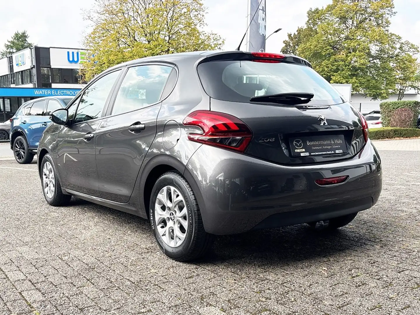 Peugeot 208 1.2 12V PureTech 82 Active S&S *Klima*SHZ* Grau - 2