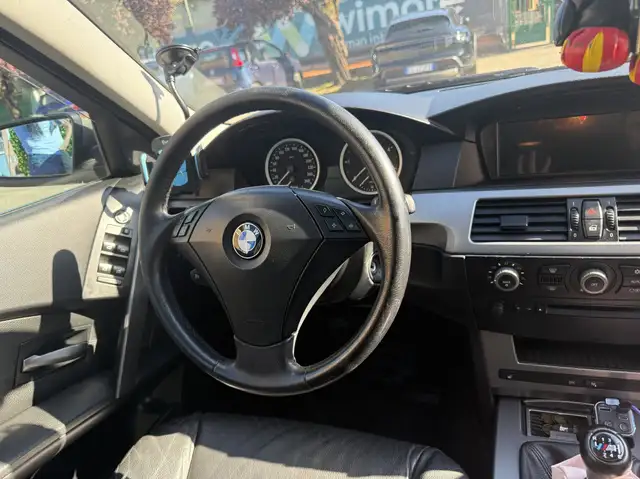 BMW 525