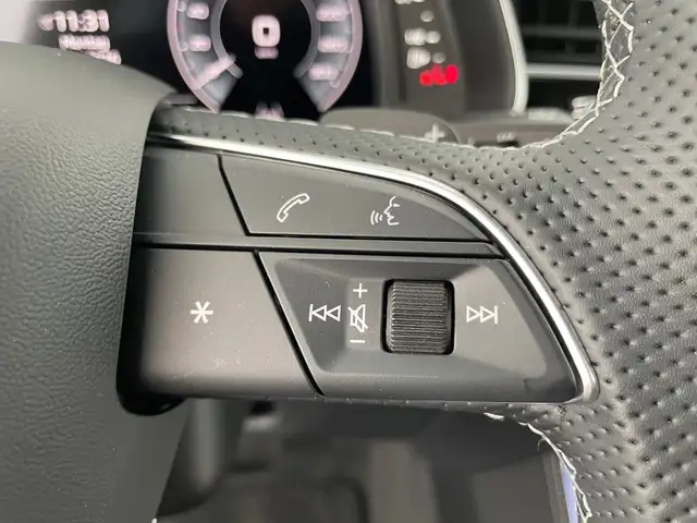 Audi Q7 view 15