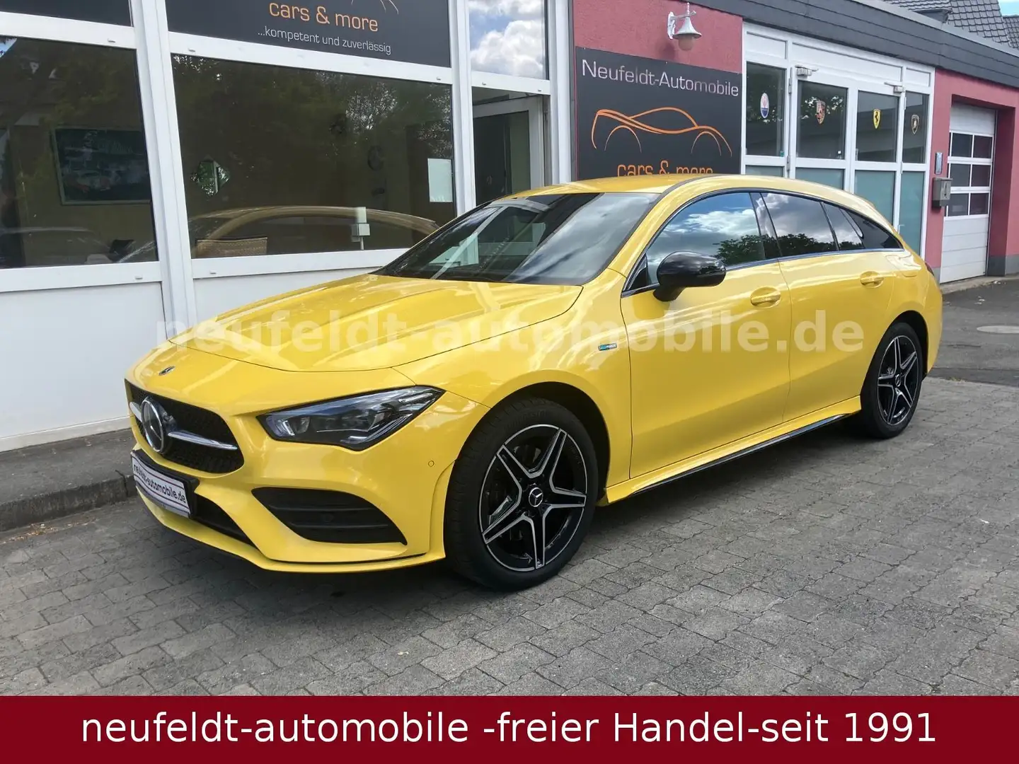 Mercedes-Benz CLA 250 edition AMG LINE Night Gelb - 1