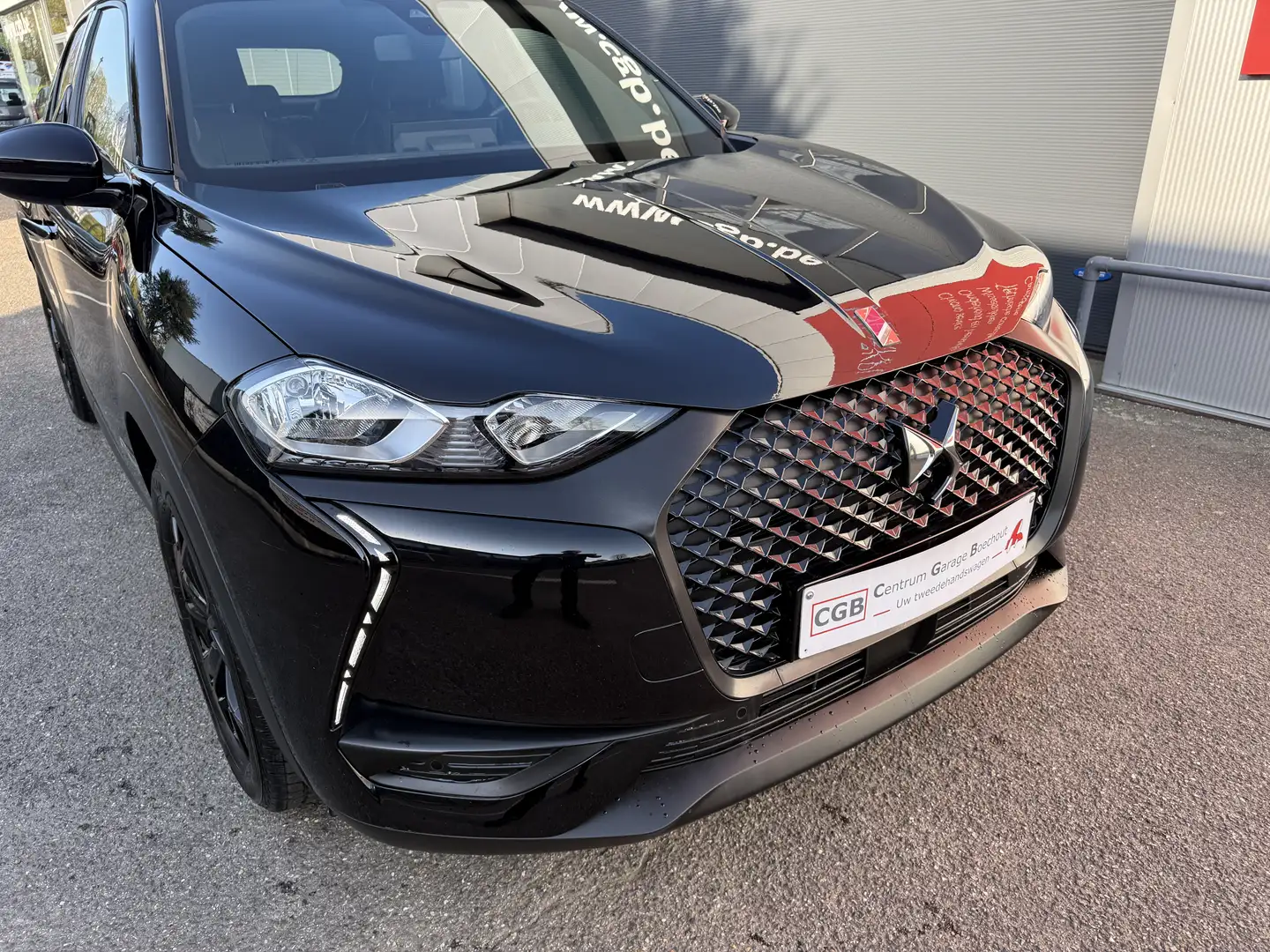 DS Automobiles DS 3 Crossback 12PureTech 101pk Performance Black Zwart - 2