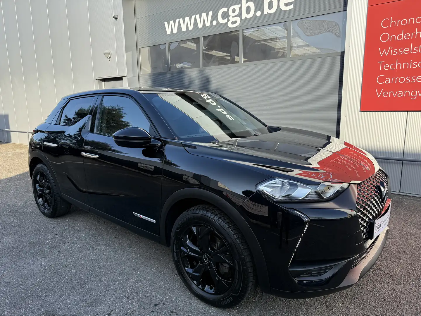 DS Automobiles DS 3 Crossback 12PureTech 101pk Performance Black Zwart - 1